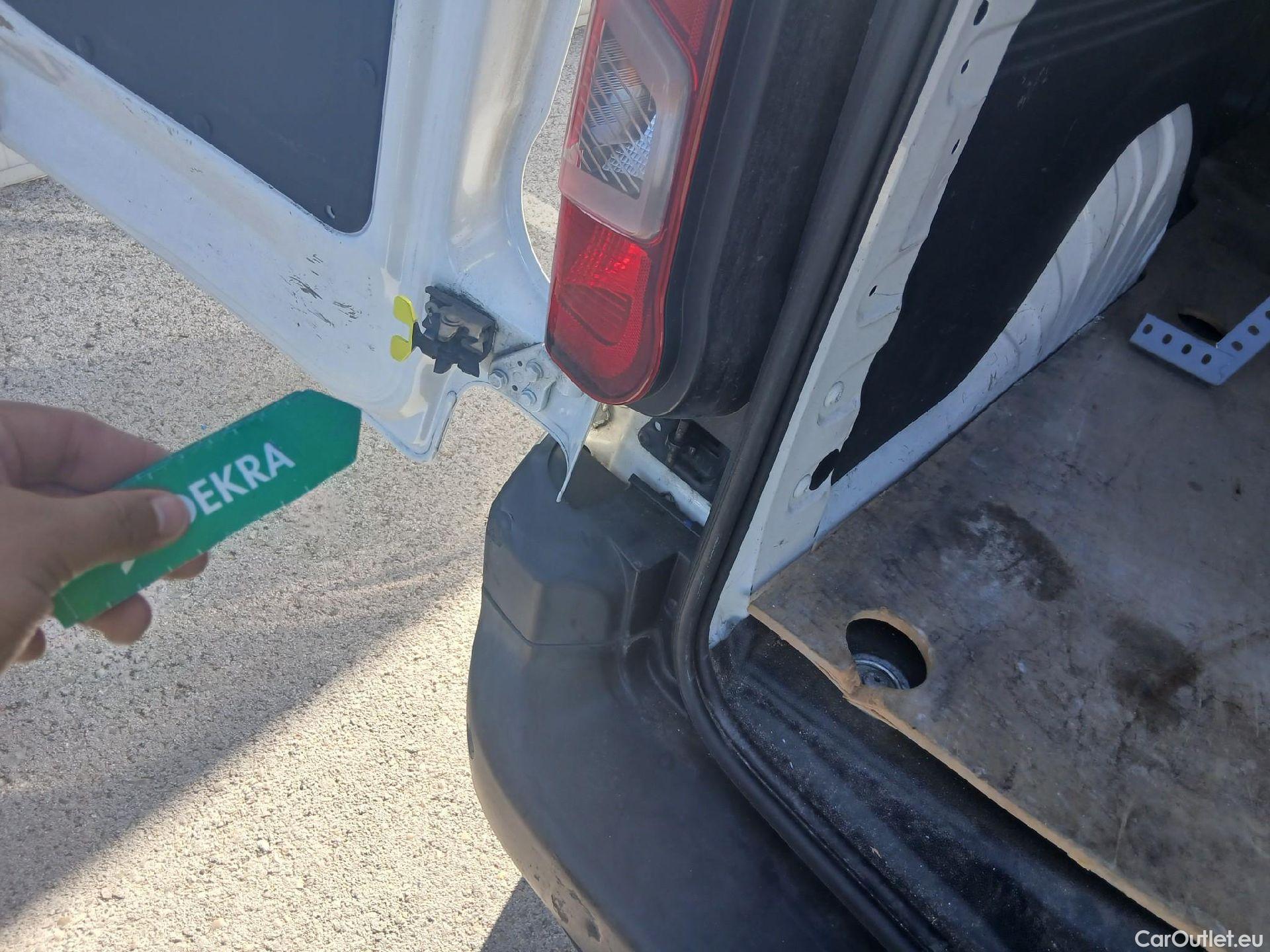  Citroen  Berlingo CITROEN  / 2018 / 4P / furgón derivado de turismo Talla XL BlueHDi 100 CLUB #6