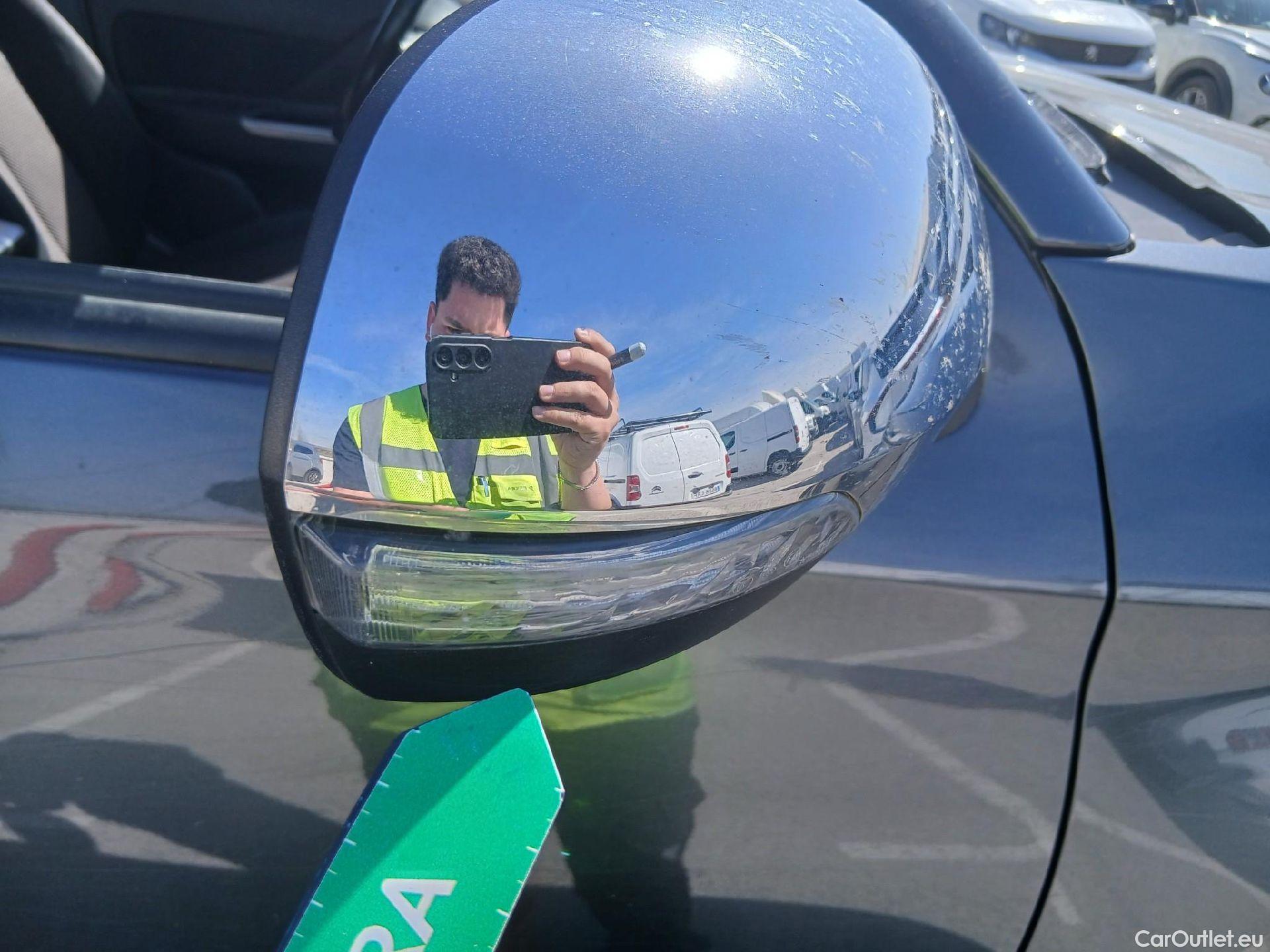  Mitsubishi  L200 MITSUBISHI  / 2019 / 4P / pickup doble cabina D/C 220 DI-D Motion Auto #55