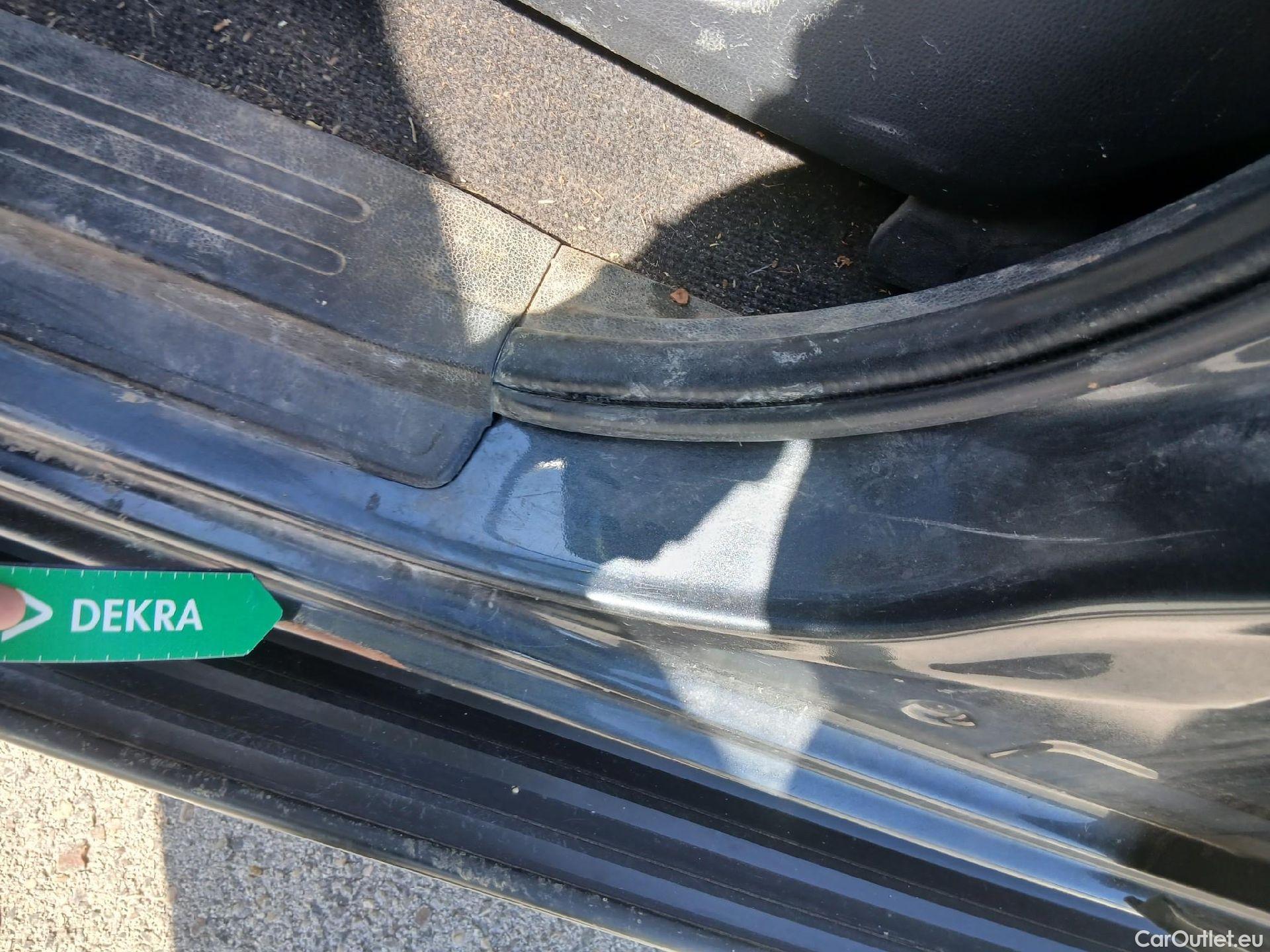  Mitsubishi  L200 MITSUBISHI  / 2019 / 4P / pickup doble cabina D/C 220 DI-D Motion Auto #9