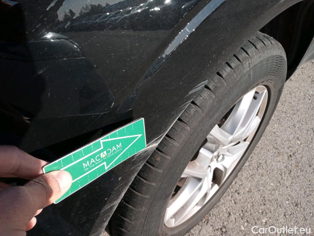  Volvo  XC60 VOLVO  / 2017 / 5P / todoterreno 2.0 D4 Momentum Auto #13