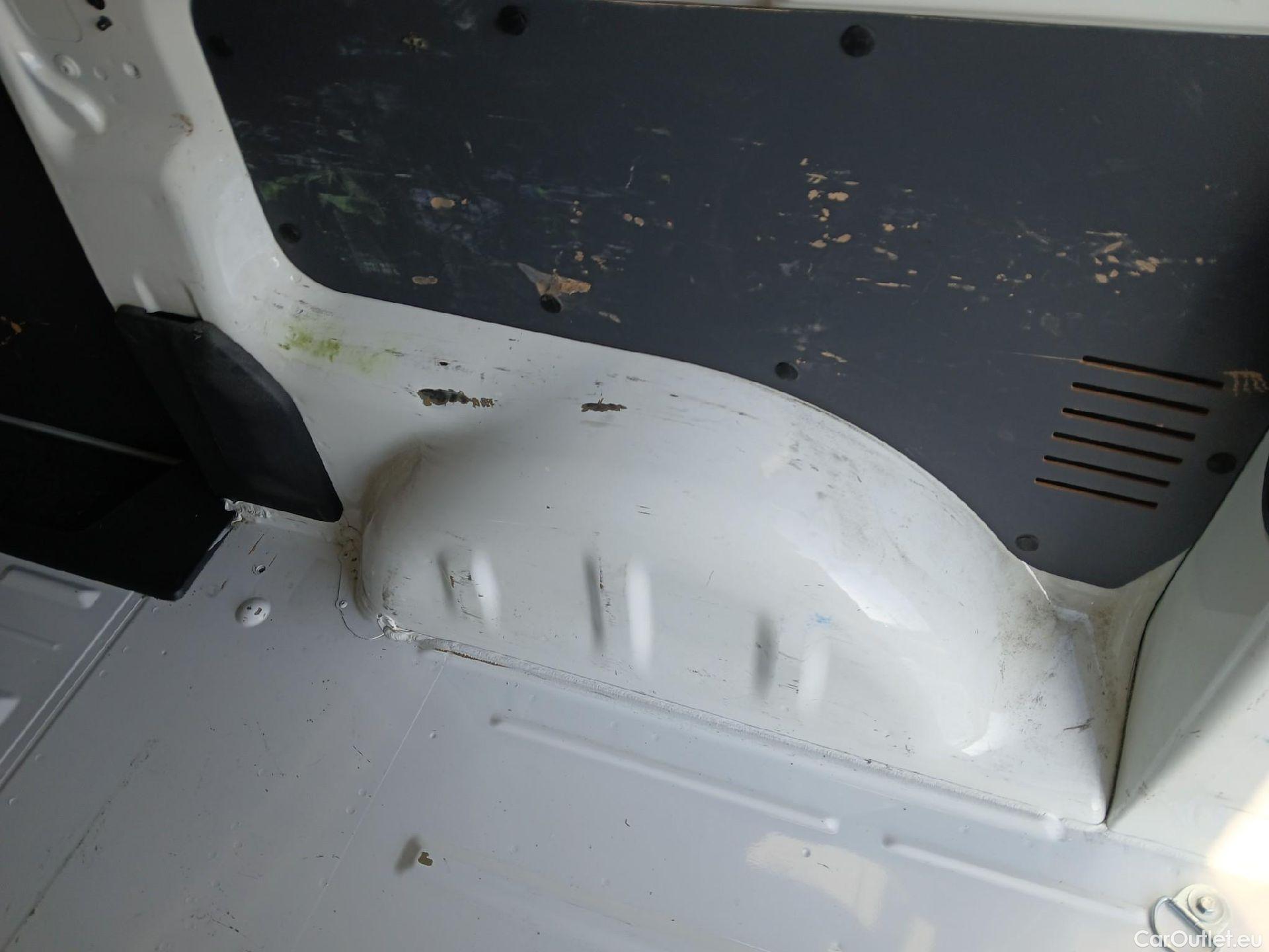  Opel  Vivaro OPEL  / 2019 / 4P / furgón 1.5 Diésel 88kW (120CV) M Std Express #12