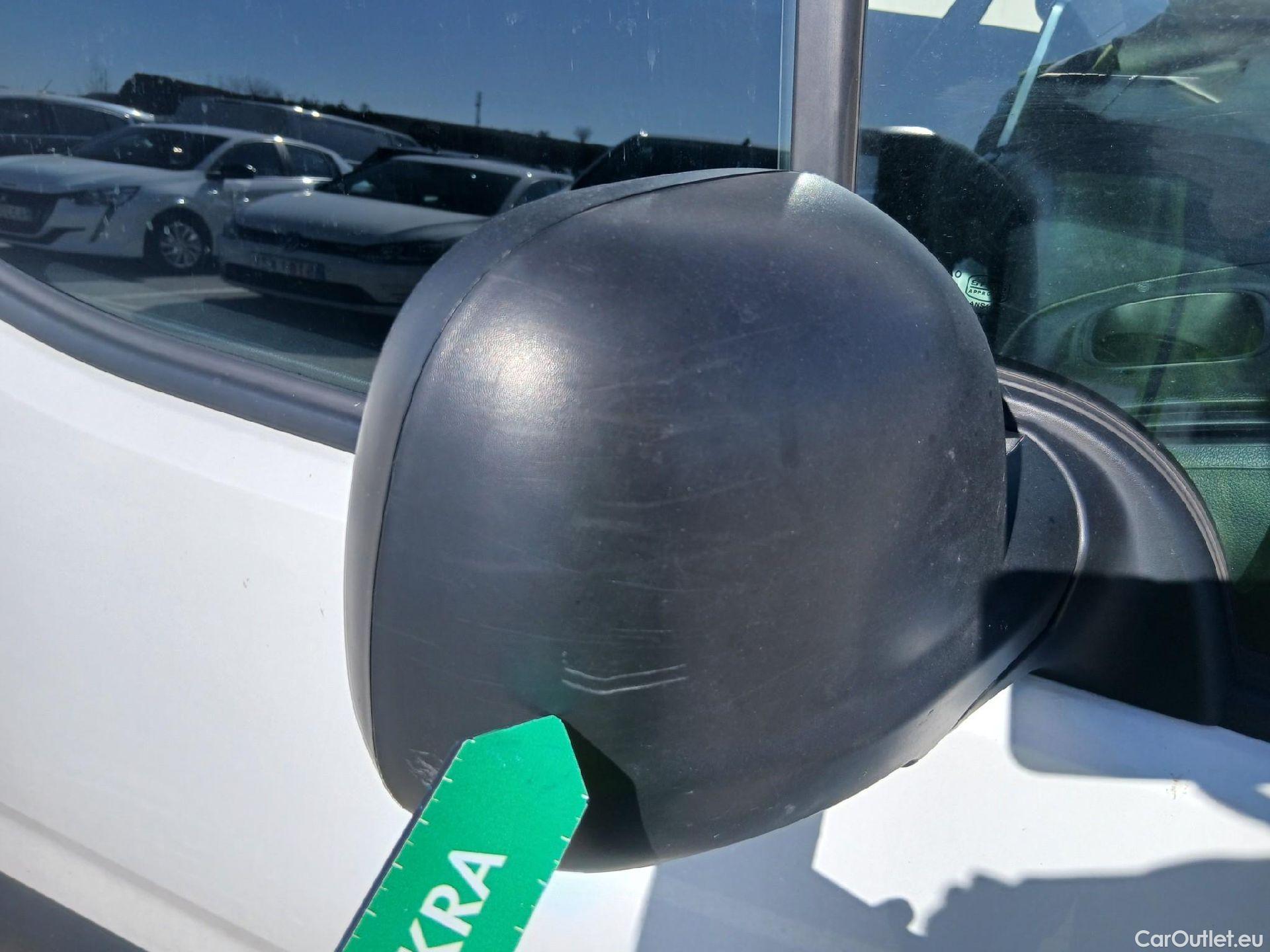  Opel  Combo OPEL  / 2018 / 3P / furgón derivado de turismo 1.5 TD 75kW (100CV) Express L H1 650kg (AC) #32