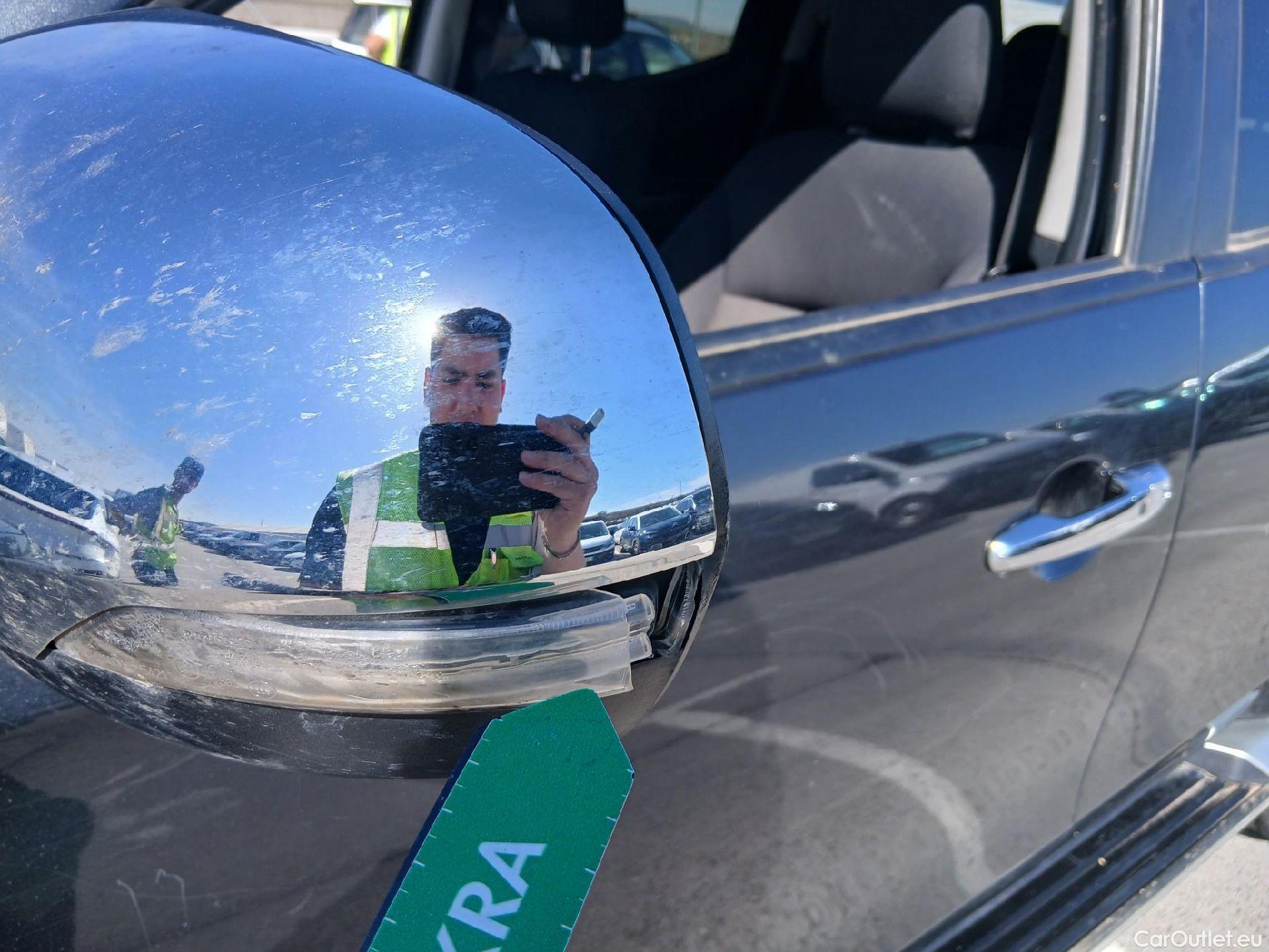  Mitsubishi  L200 MITSUBISHI  / 2019 / 4P / pickup doble cabina D/C 220 DI-D Motion Auto #23