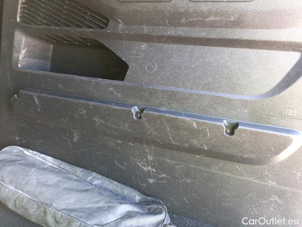  Citroen  Berlingo CITROEN  / 2015 / 4P / combi Talla M BlueHDi 100 S&S LIVE (IND) #39