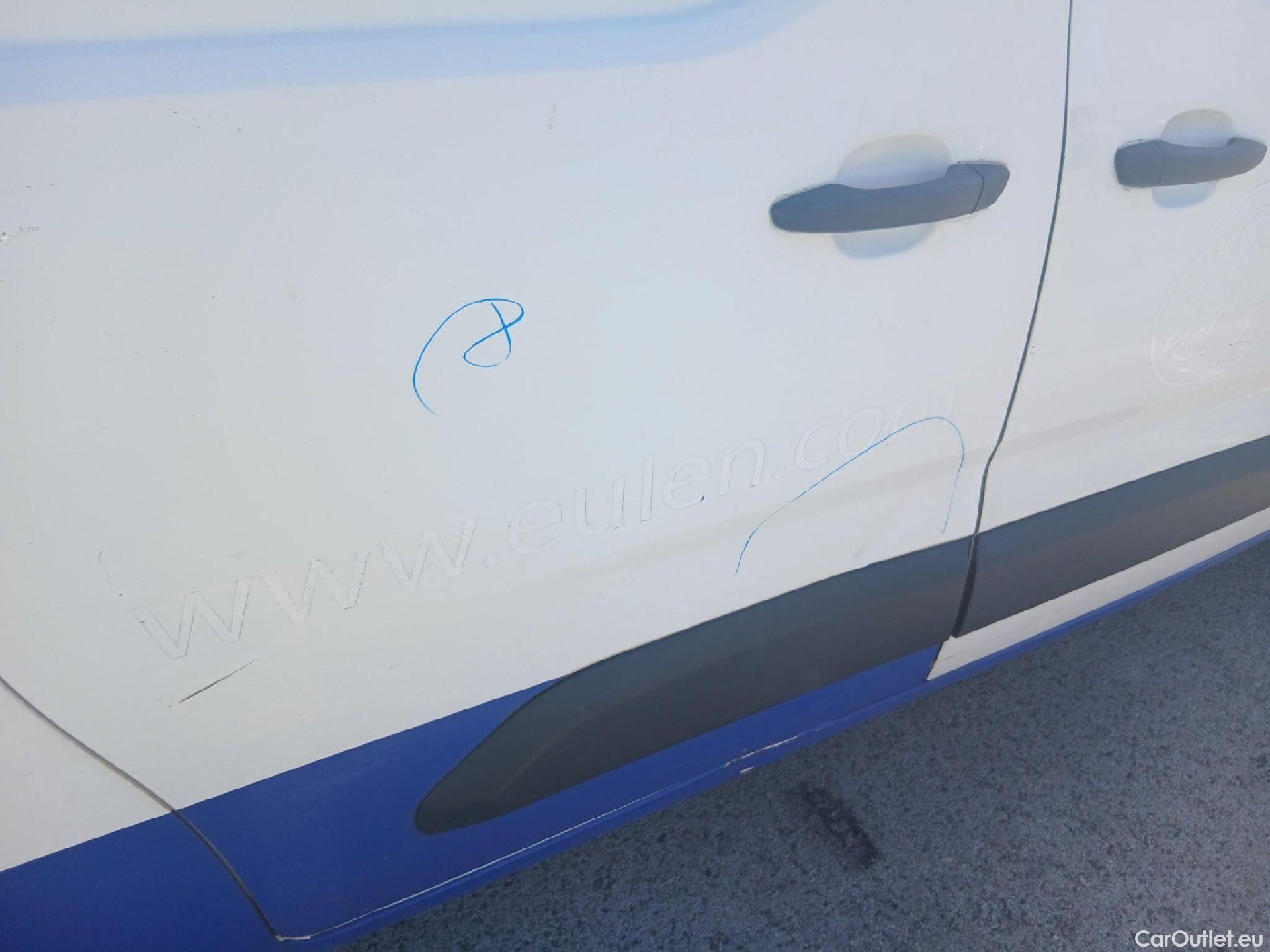  Citroen  Berlingo CITROEN  / 2018 / 4P / furgón derivado de turismo Talla XL BlueHDi 100 CLUB #44