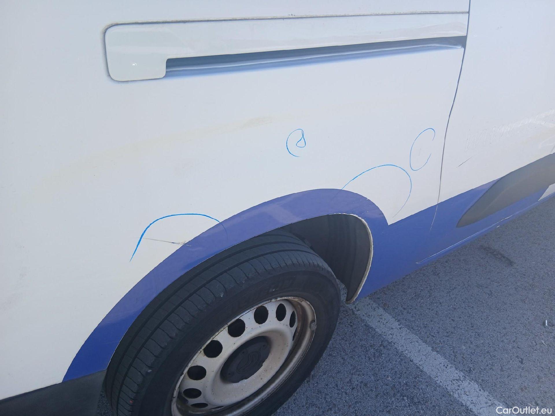  Citroen  Berlingo CITROEN  / 2018 / 4P / furgón derivado de turismo Talla XL BlueHDi 100 CLUB #42