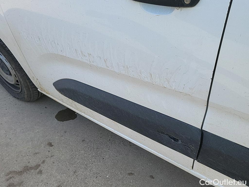  Citroen  Berlingo CITROEN  / 2018 / 3P / furgón derivado de turismo Talla M BlueHDi 100 CONTROL #4