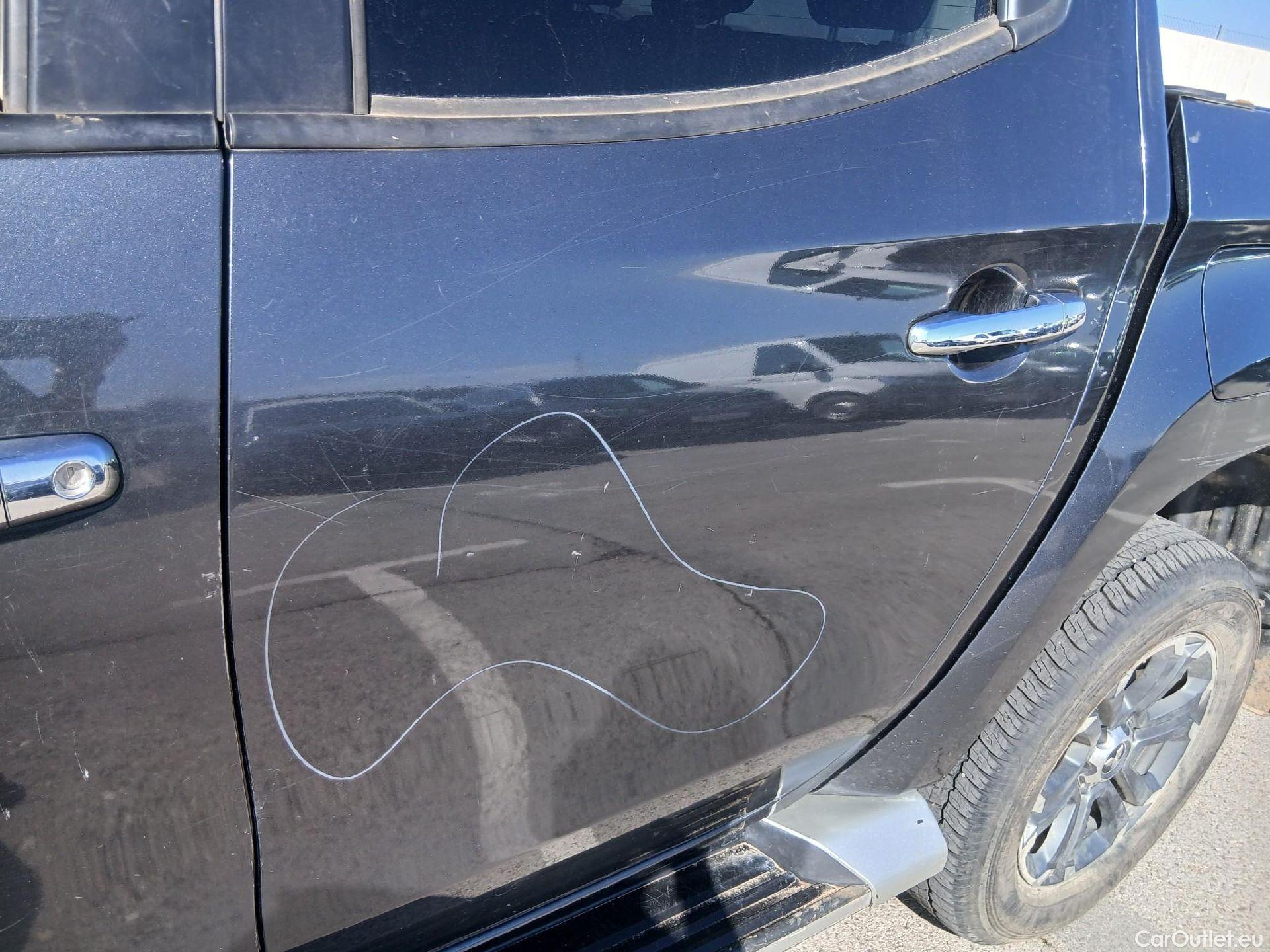  Mitsubishi  L200 MITSUBISHI  / 2019 / 4P / pickup doble cabina D/C 220 DI-D Motion Auto #29