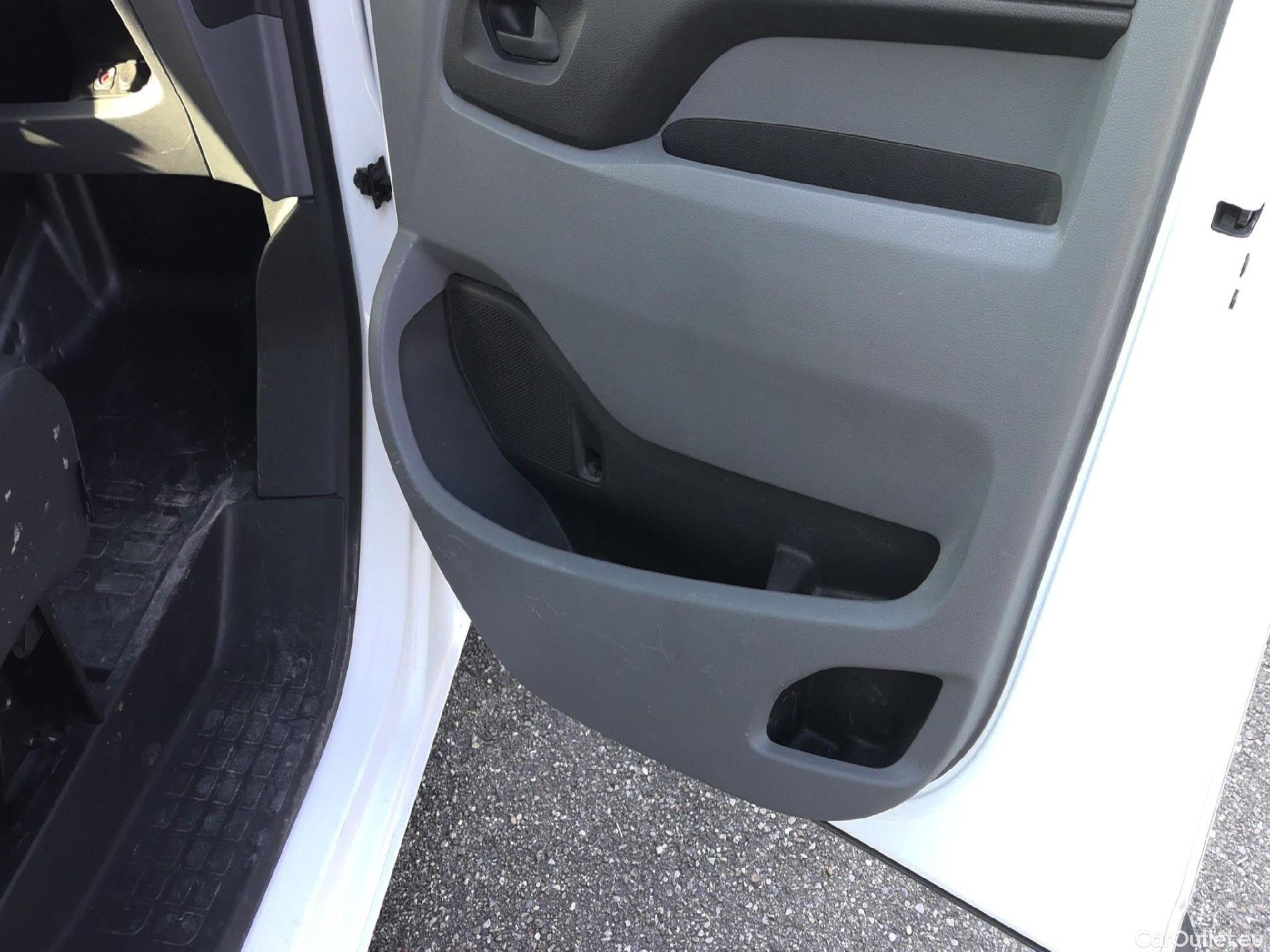  Opel  Vivaro OPEL  / 2019 / 4P / furgón 1.5 Diésel 88kW (120CV) M Std Express #19