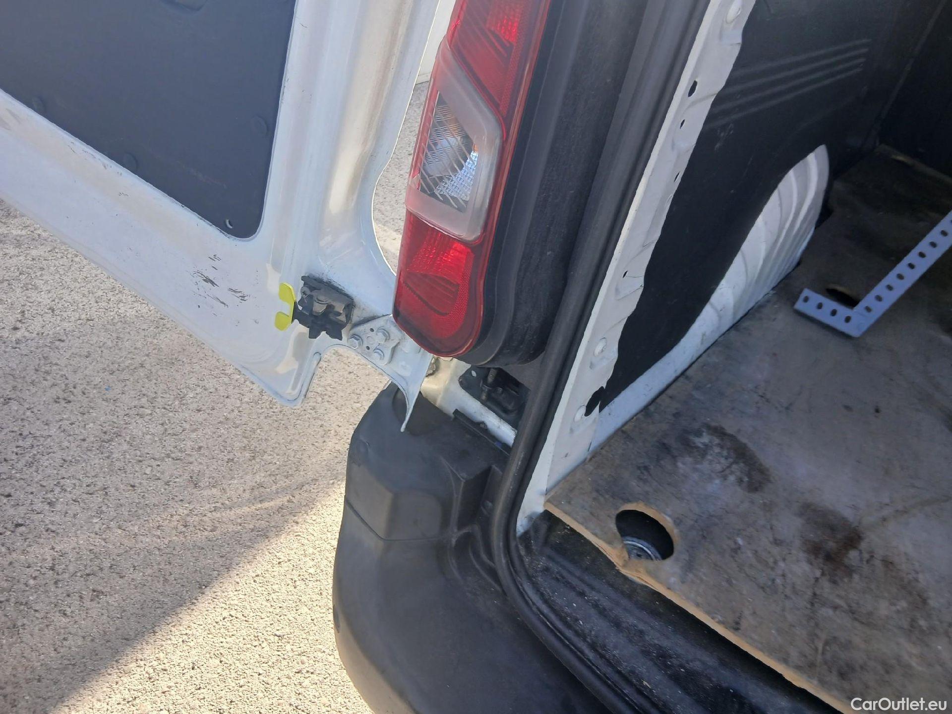  Citroen  Berlingo CITROEN  / 2018 / 4P / furgón derivado de turismo Talla XL BlueHDi 100 CLUB #5