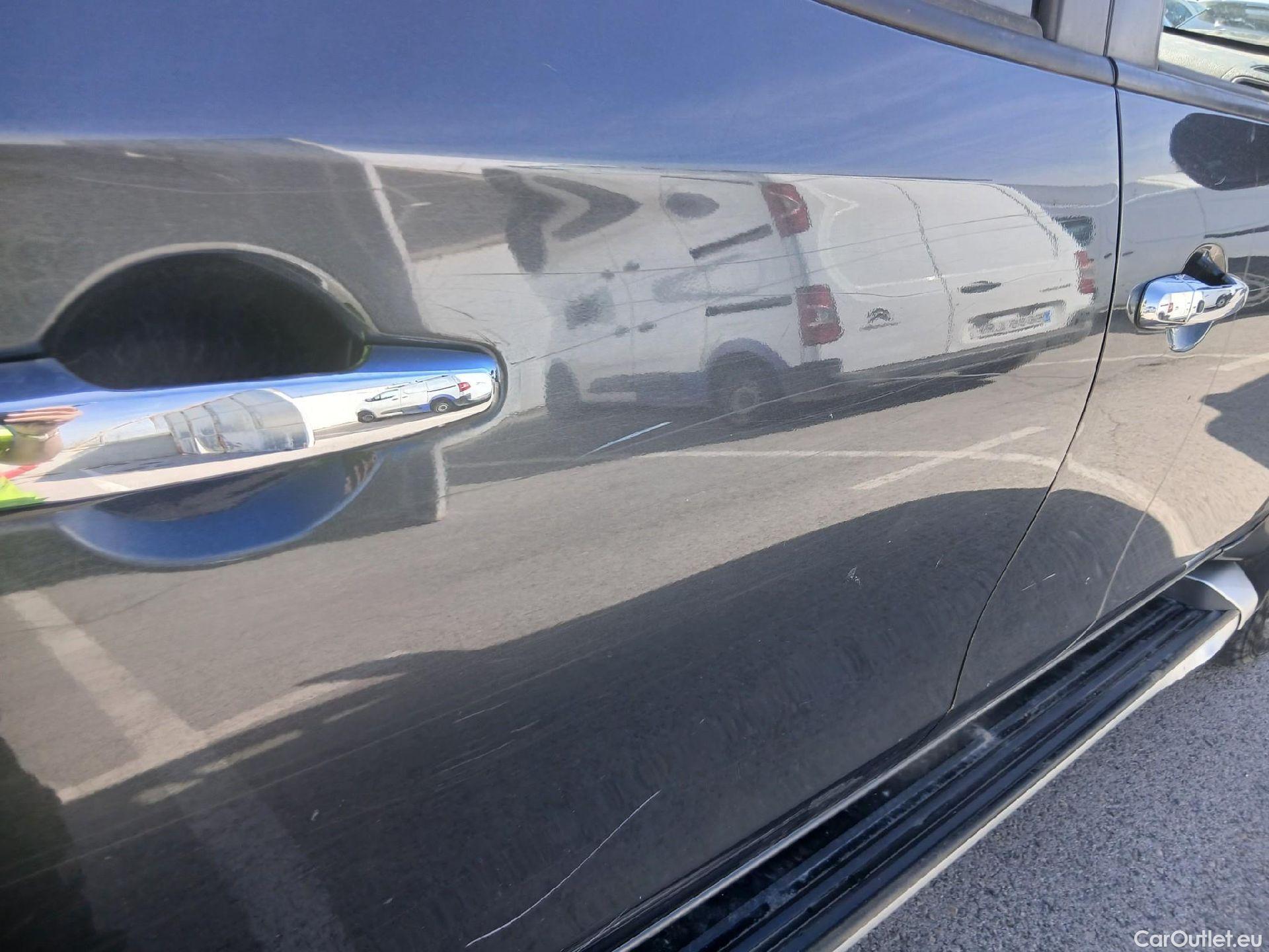  Mitsubishi  L200 MITSUBISHI  / 2019 / 4P / pickup doble cabina D/C 220 DI-D Motion Auto #51