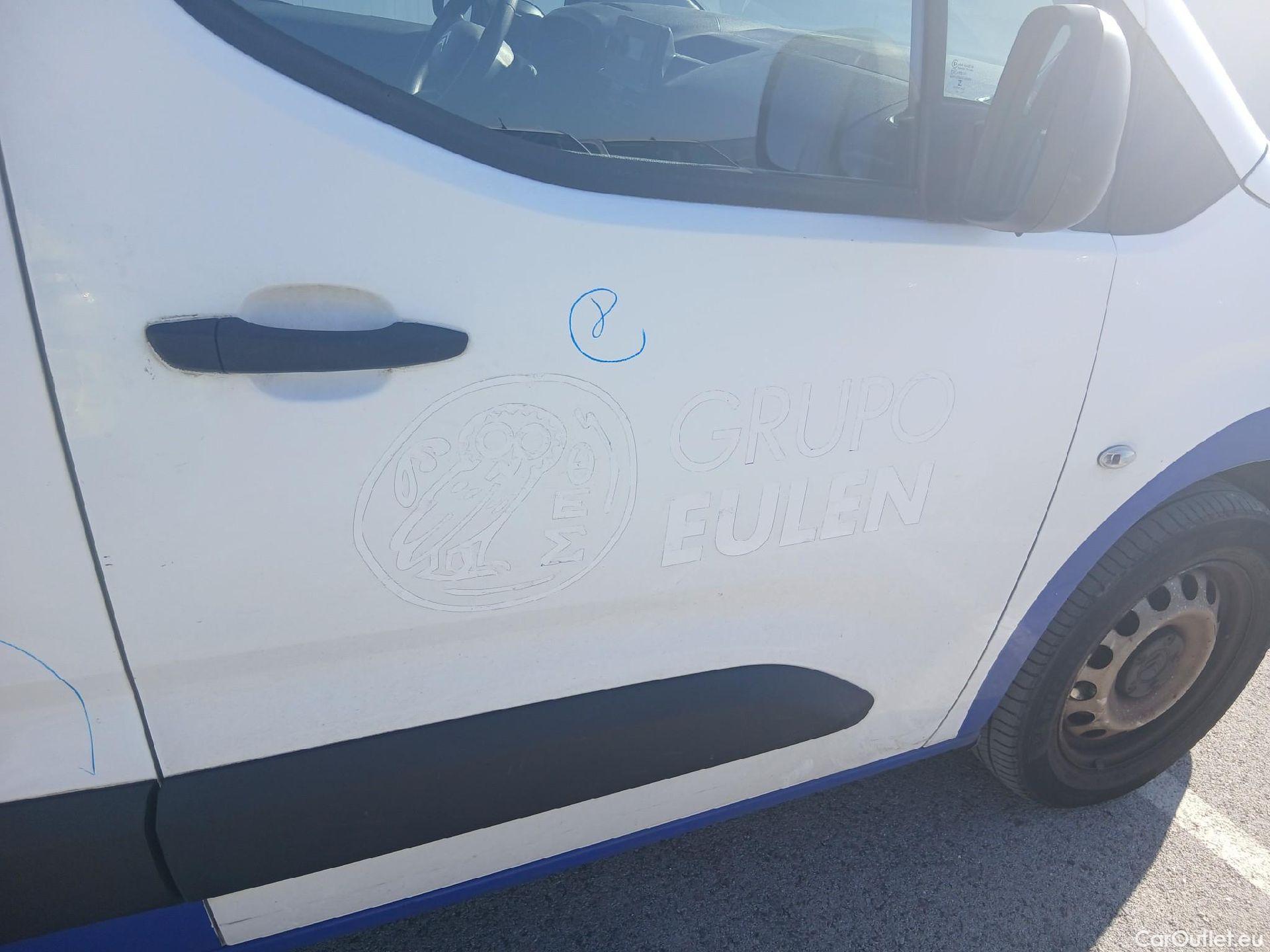  Citroen  Berlingo CITROEN  / 2018 / 4P / furgón derivado de turismo Talla XL BlueHDi 100 CLUB #47