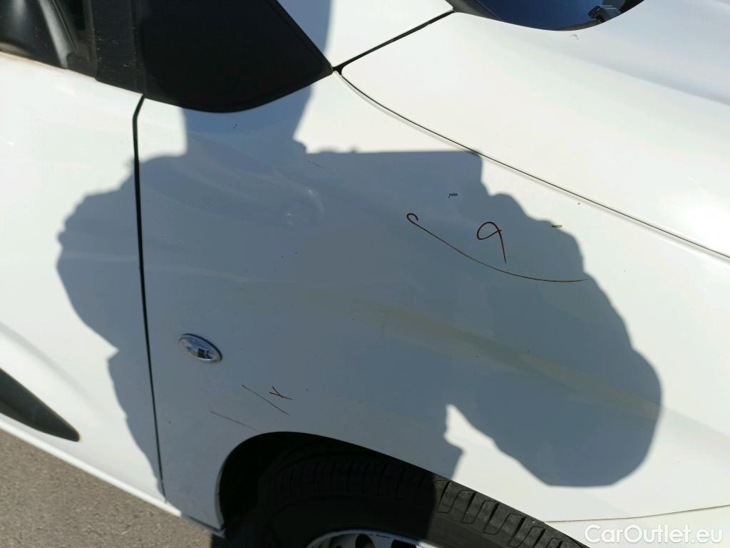  Citroen  Berlingo CITROEN  / 2015 / 4P / combi Talla M BlueHDi 100 S&S LIVE (IND) #35