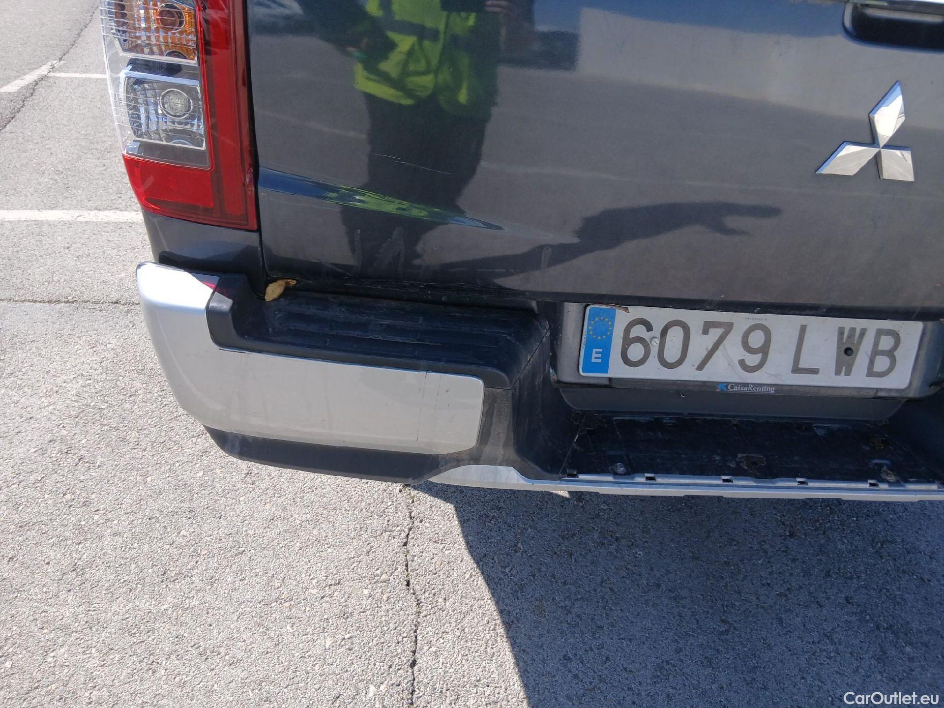  Mitsubishi  L200 MITSUBISHI  / 2019 / 4P / pickup doble cabina D/C 220 DI-D Motion Auto #43