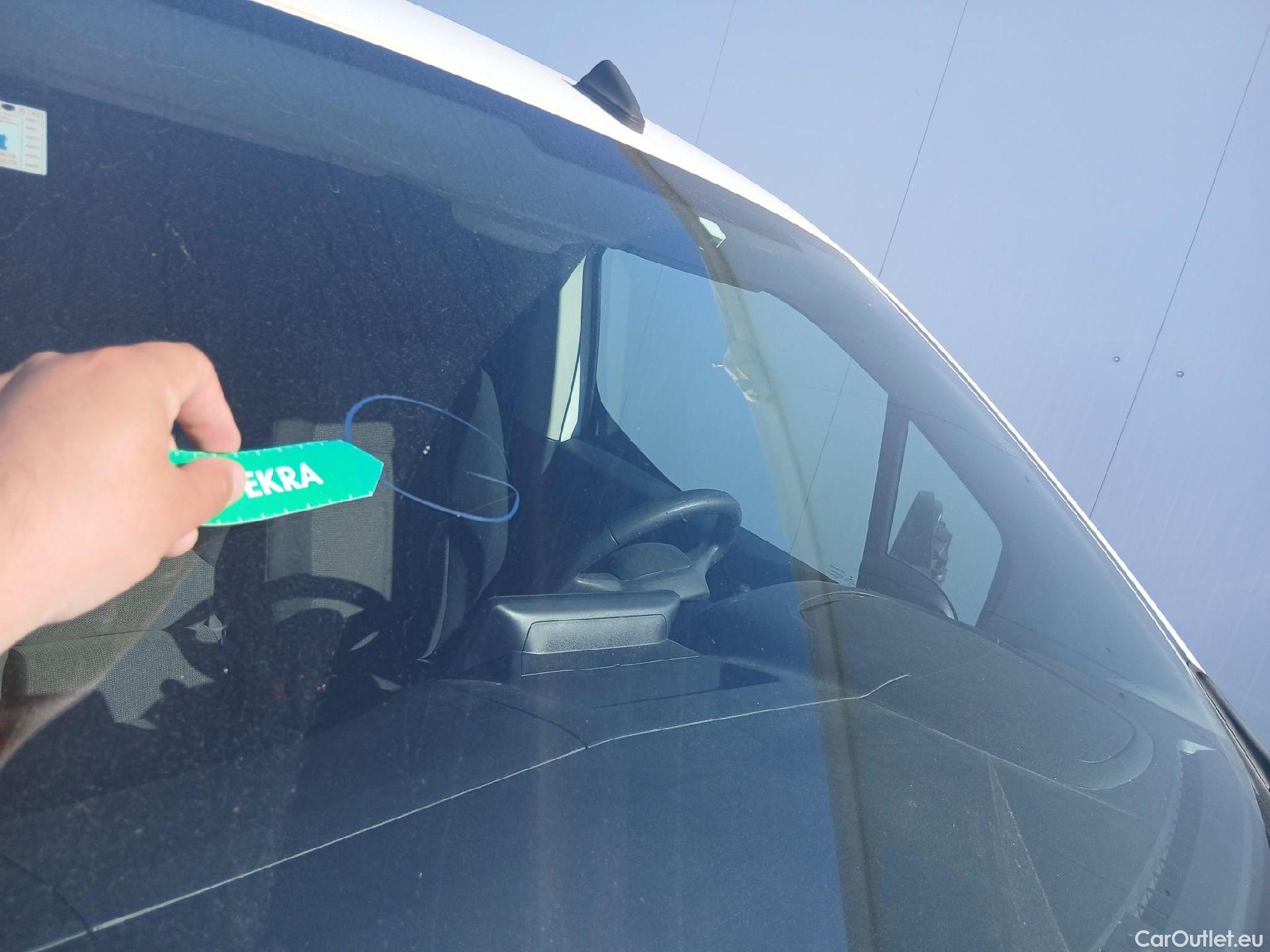  Citroen  Berlingo CITROEN  / 2018 / 4P / furgón derivado de turismo Talla XL BlueHDi 100 CLUB #17