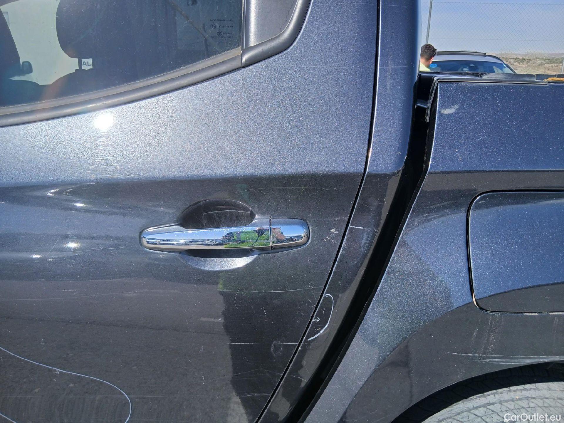  Mitsubishi  L200 MITSUBISHI  / 2019 / 4P / pickup doble cabina D/C 220 DI-D Motion Auto #31