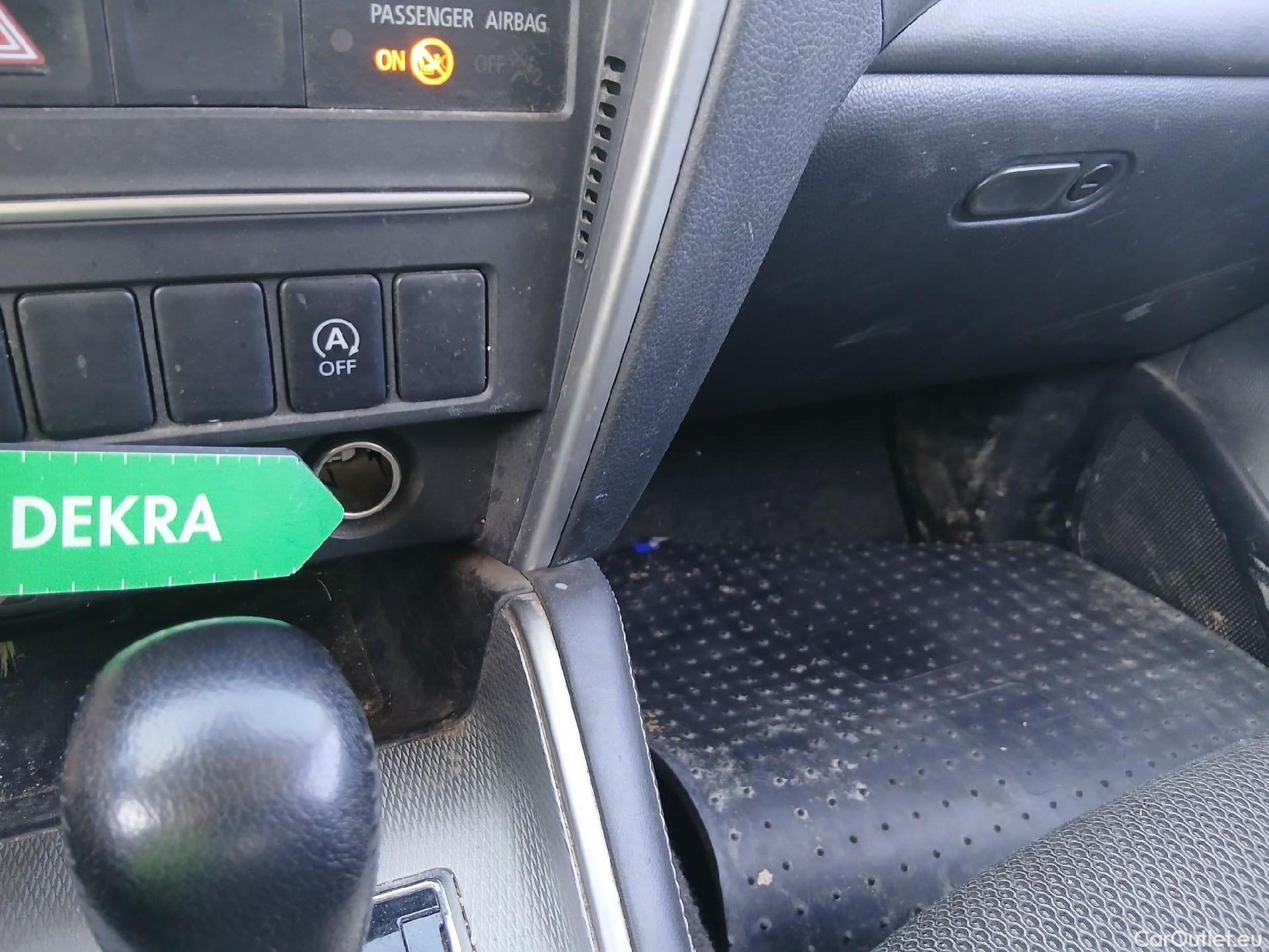  Mitsubishi  L200 MITSUBISHI  / 2019 / 4P / pickup doble cabina D/C 220 DI-D Motion Auto #3