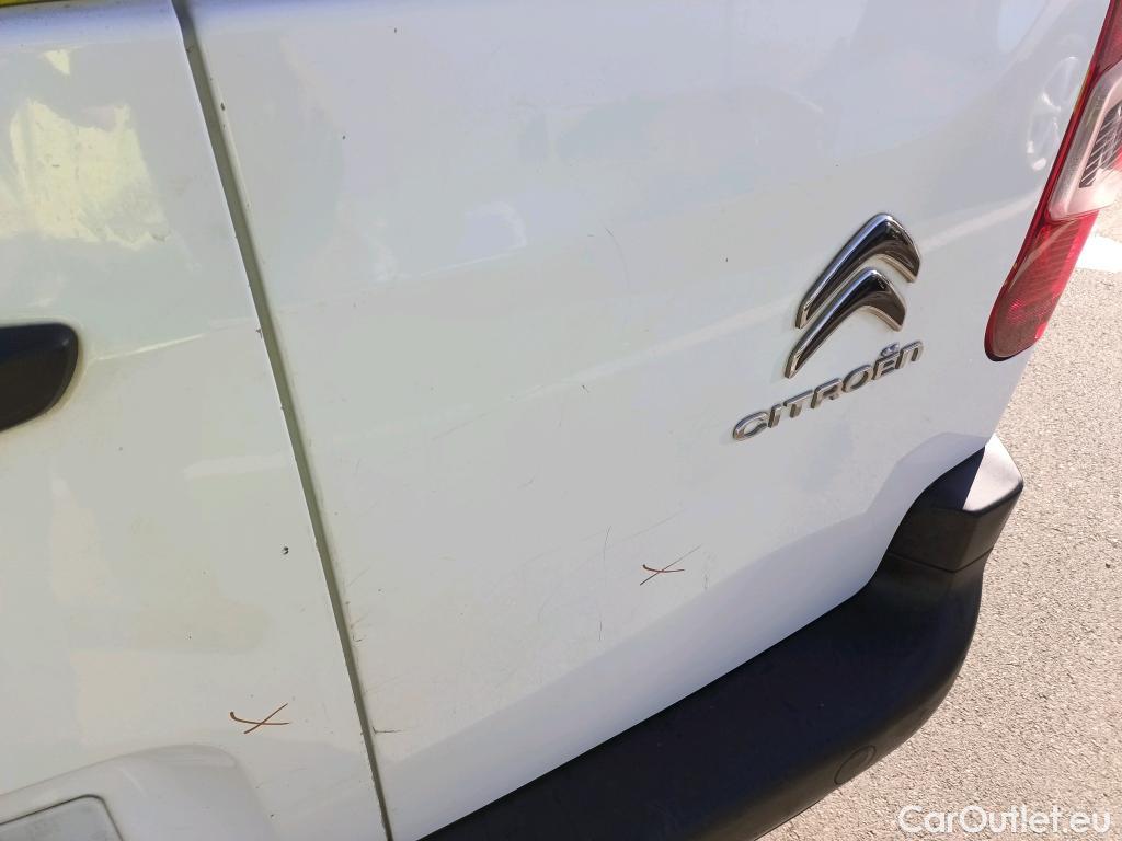  Citroen  Berlingo CITROEN  / 2015 / 4P / combi Talla M BlueHDi 100 S&S LIVE (IND) #13