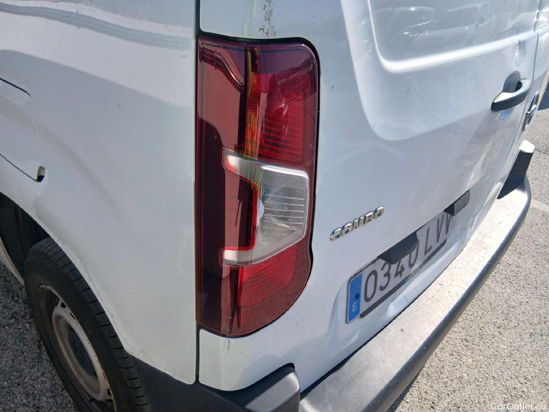  Opel  Combo OPEL  / 2018 / 3P / furgón derivado de turismo 1.5 TD 75kW (100CV) Express L H1 650kg (AC) #25