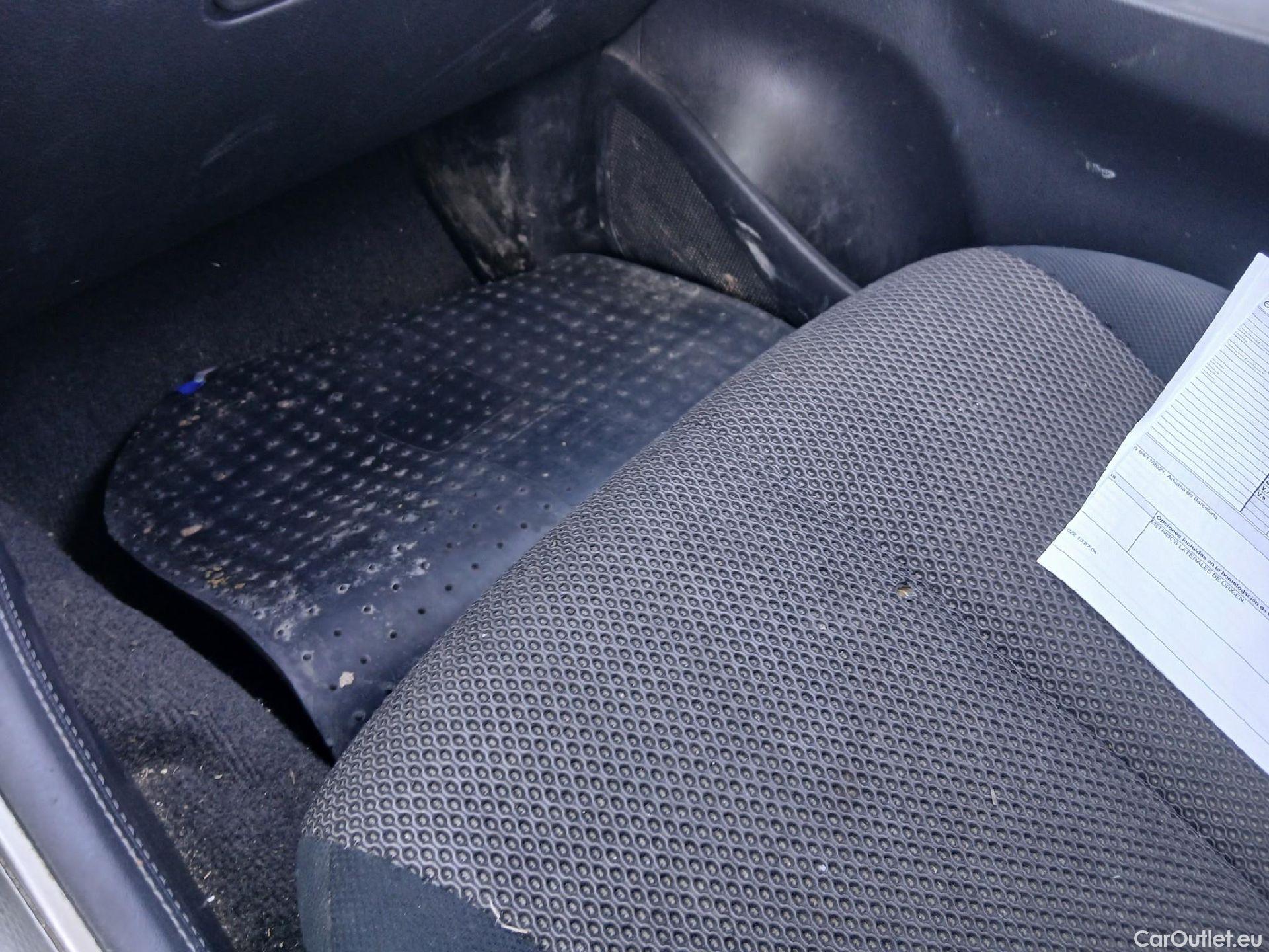  Mitsubishi  L200 MITSUBISHI  / 2019 / 4P / pickup doble cabina D/C 220 DI-D Motion Auto #2