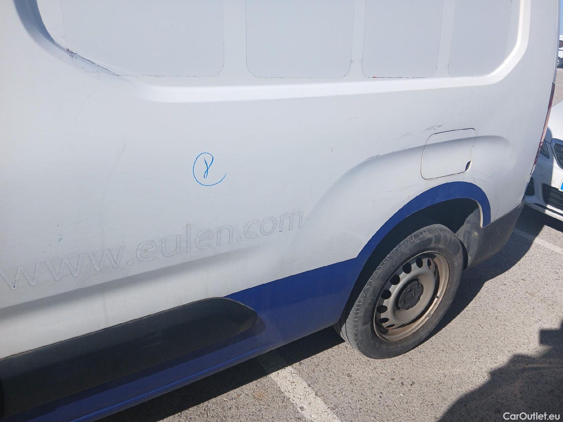  Citroen  Berlingo CITROEN  / 2018 / 4P / furgón derivado de turismo Talla XL BlueHDi 100 CLUB #25