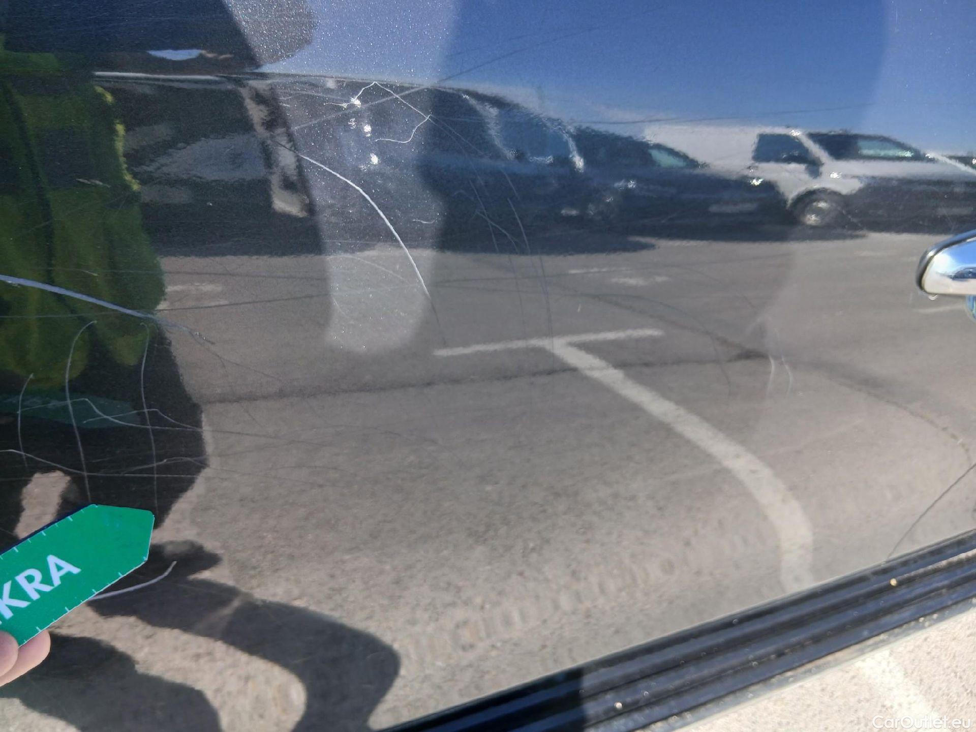  Mitsubishi  L200 MITSUBISHI  / 2019 / 4P / pickup doble cabina D/C 220 DI-D Motion Auto #27