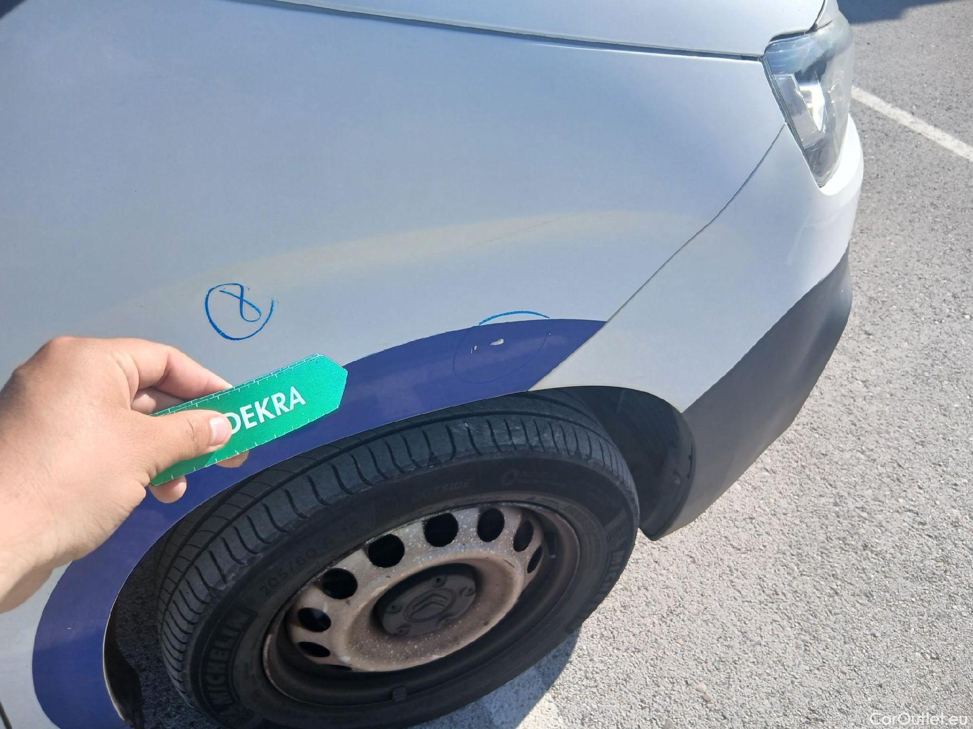  Citroen  Berlingo CITROEN  / 2018 / 4P / furgón derivado de turismo Talla XL BlueHDi 100 CLUB #52