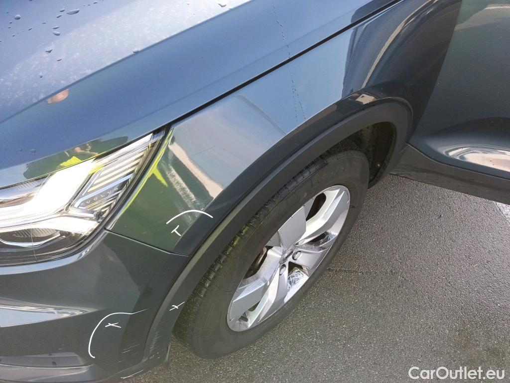  Volvo  XC 40 VOLVO XC40 / 2017 / 5P / todoterreno 2.0 D3 Momentum Auto #3