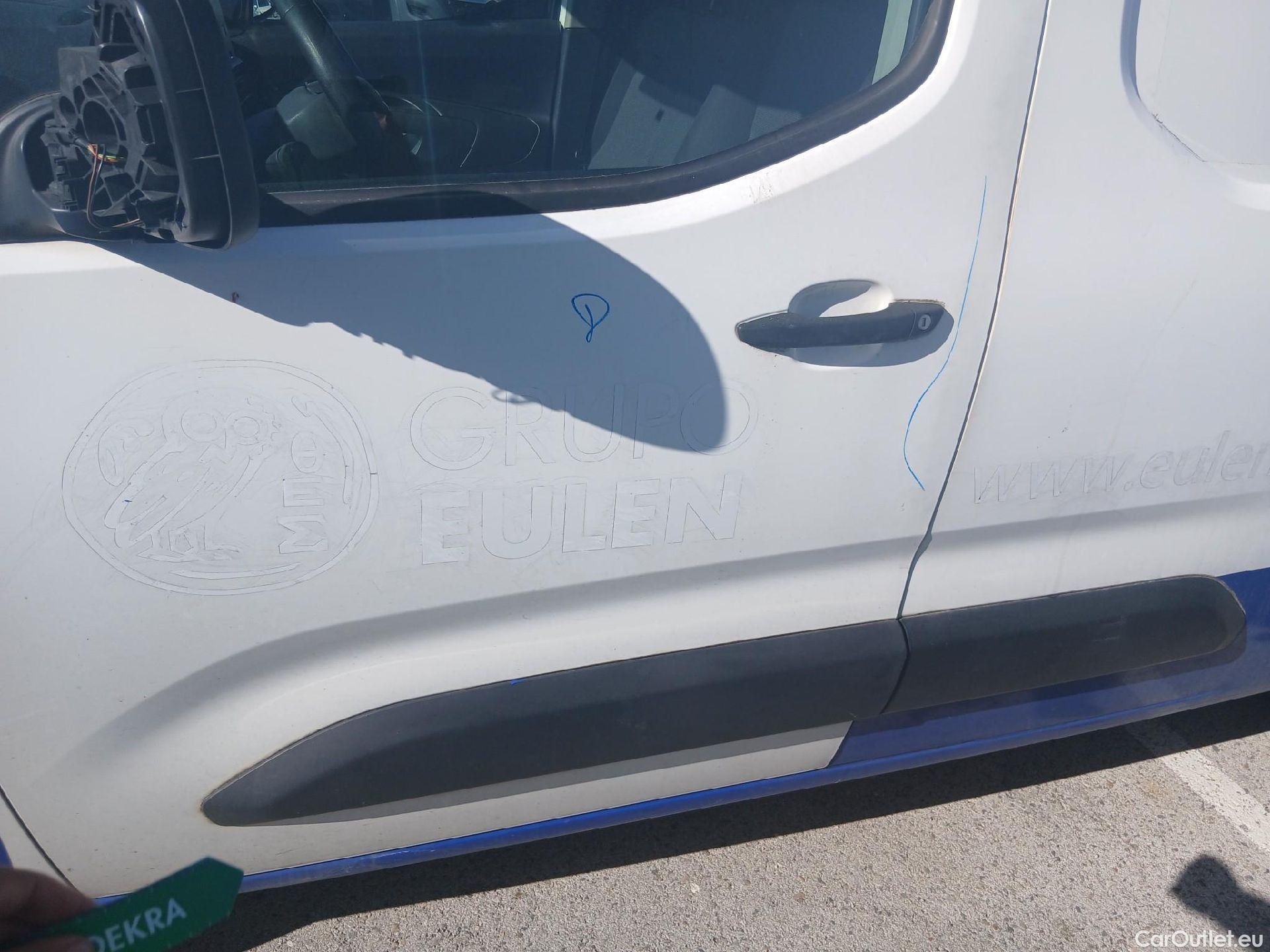  Citroen  Berlingo CITROEN  / 2018 / 4P / furgón derivado de turismo Talla XL BlueHDi 100 CLUB #24