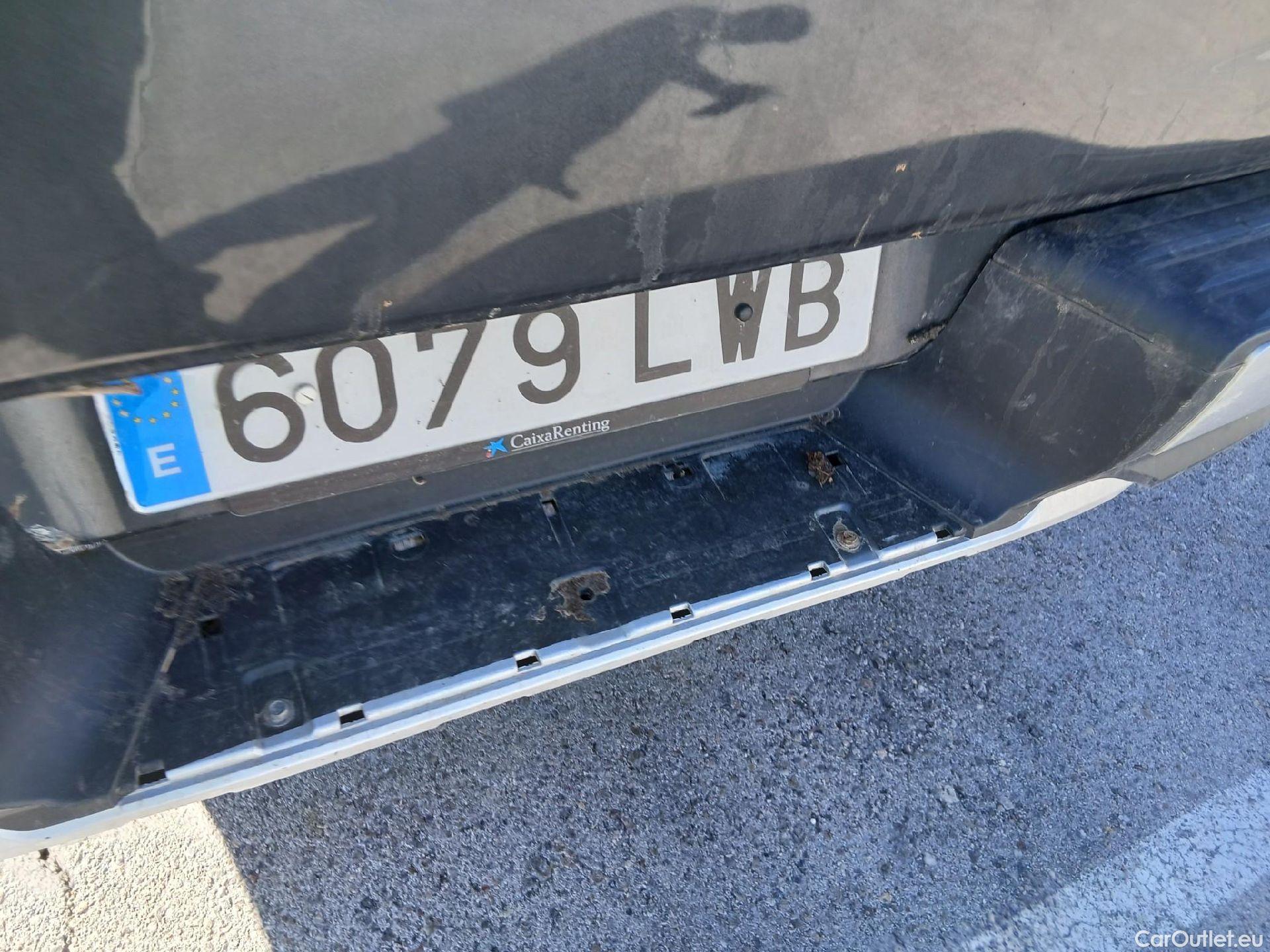  Mitsubishi  L200 MITSUBISHI  / 2019 / 4P / pickup doble cabina D/C 220 DI-D Motion Auto #45