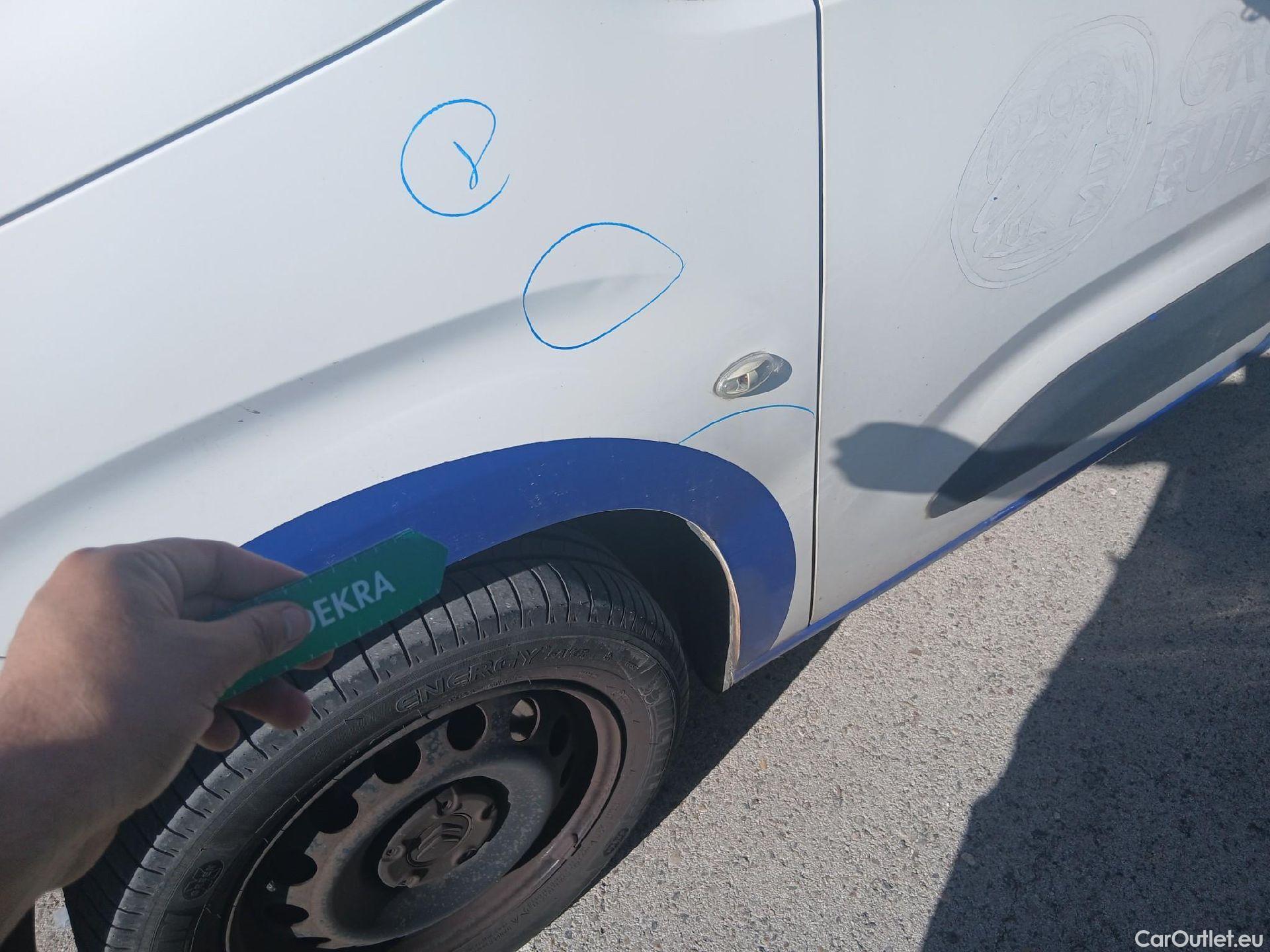  Citroen  Berlingo CITROEN  / 2018 / 4P / furgón derivado de turismo Talla XL BlueHDi 100 CLUB #19