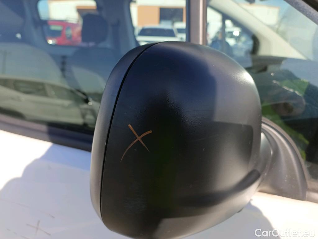  Citroen  Berlingo CITROEN  / 2015 / 4P / combi Talla M BlueHDi 100 S&S LIVE (IND) #43