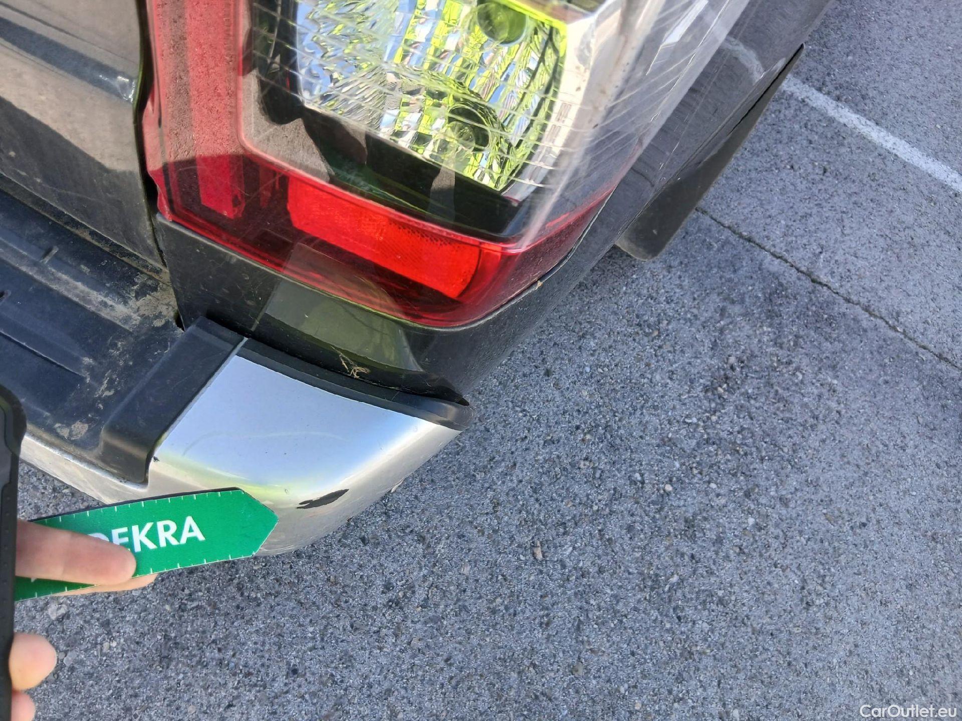  Mitsubishi  L200 MITSUBISHI  / 2019 / 4P / pickup doble cabina D/C 220 DI-D Motion Auto #40