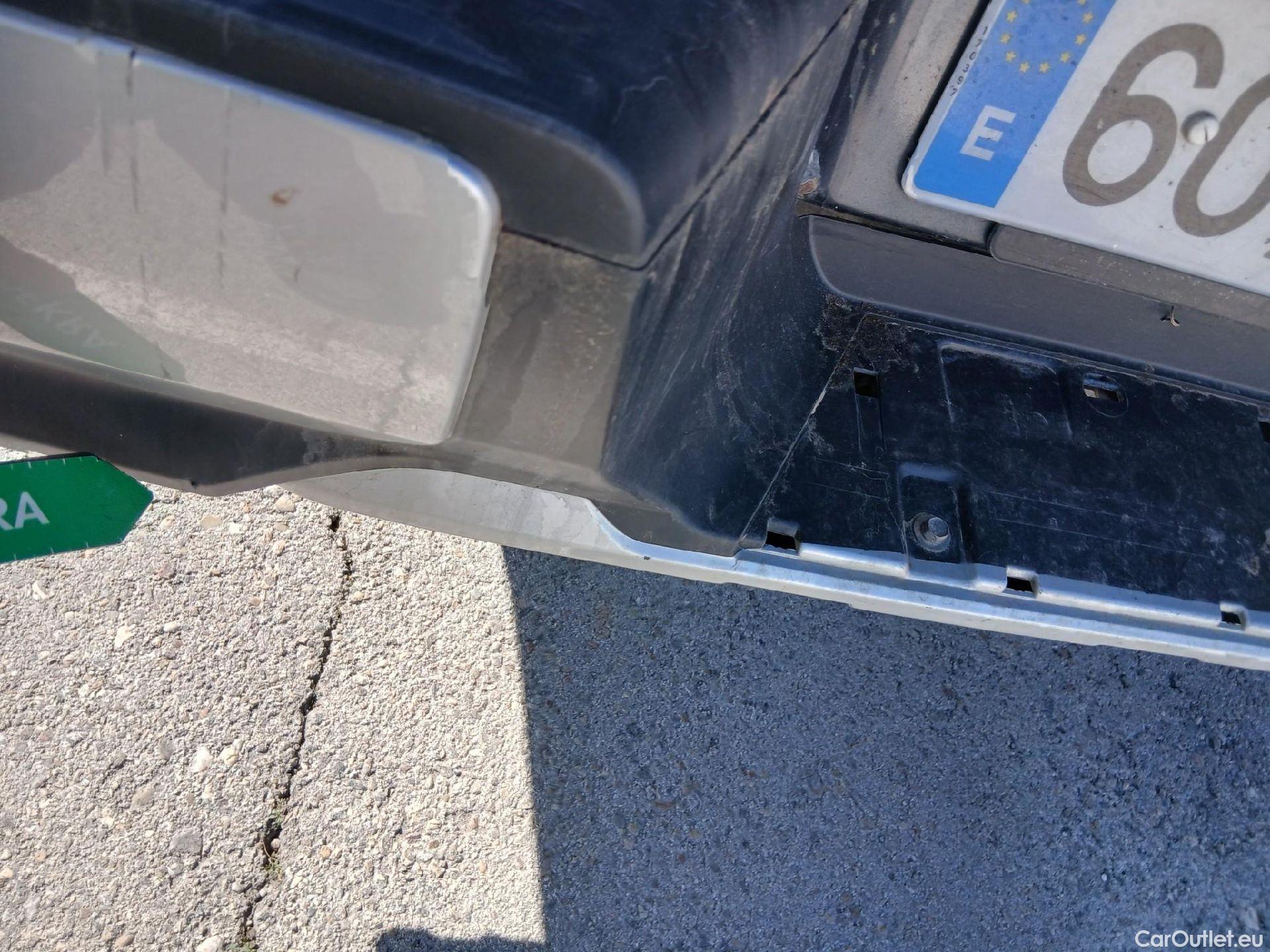  Mitsubishi  L200 MITSUBISHI  / 2019 / 4P / pickup doble cabina D/C 220 DI-D Motion Auto #44