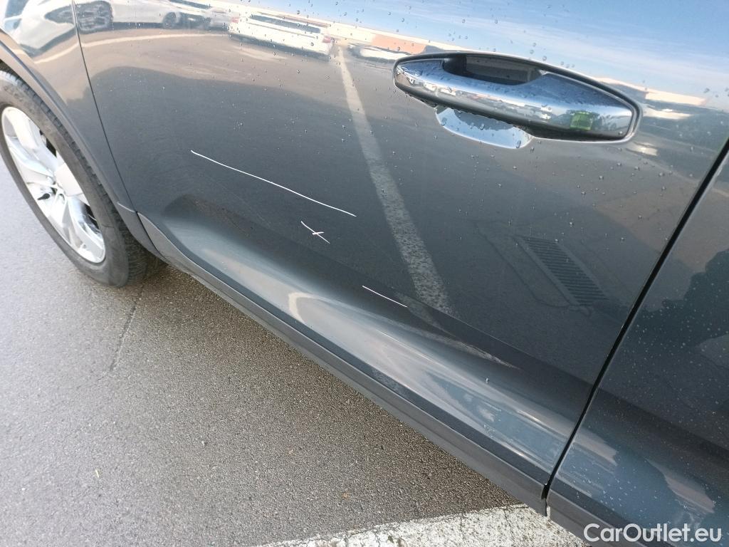  Volvo  XC 40 VOLVO XC40 / 2017 / 5P / todoterreno 2.0 D3 Momentum Auto #5