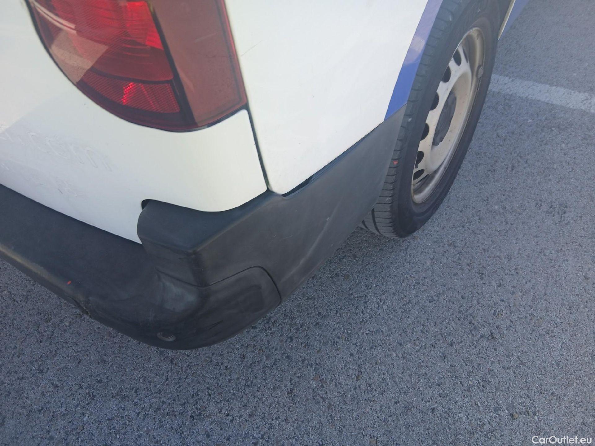  Citroen  Berlingo CITROEN  / 2018 / 4P / furgón derivado de turismo Talla XL BlueHDi 100 CLUB #40