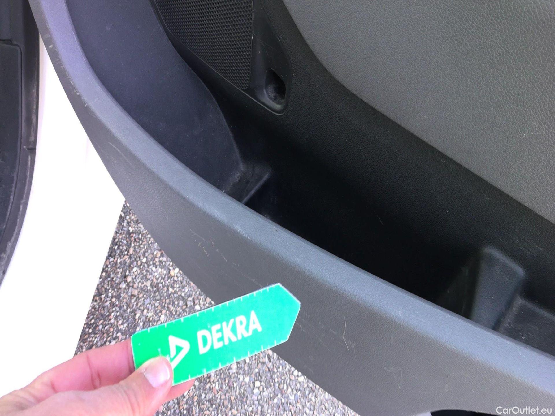  Opel  Vivaro OPEL  / 2019 / 4P / furgón 1.5 Diésel 88kW (120CV) M Std Express #18