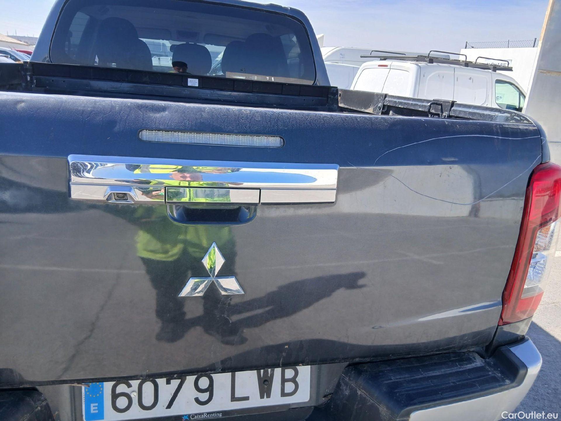  Mitsubishi  L200 MITSUBISHI  / 2019 / 4P / pickup doble cabina D/C 220 DI-D Motion Auto #37