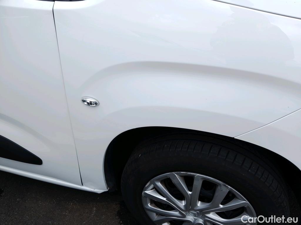  Citroen  Berlingo CITROEN  / 2018 / 4P / combi Talla M BlueHDi 100 S&S LIVE PACK BUSINE #25