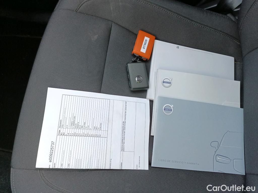  Volvo  XC 40 VOLVO XC40 / 2017 / 5P / todoterreno 2.0 D3 Momentum Auto #14