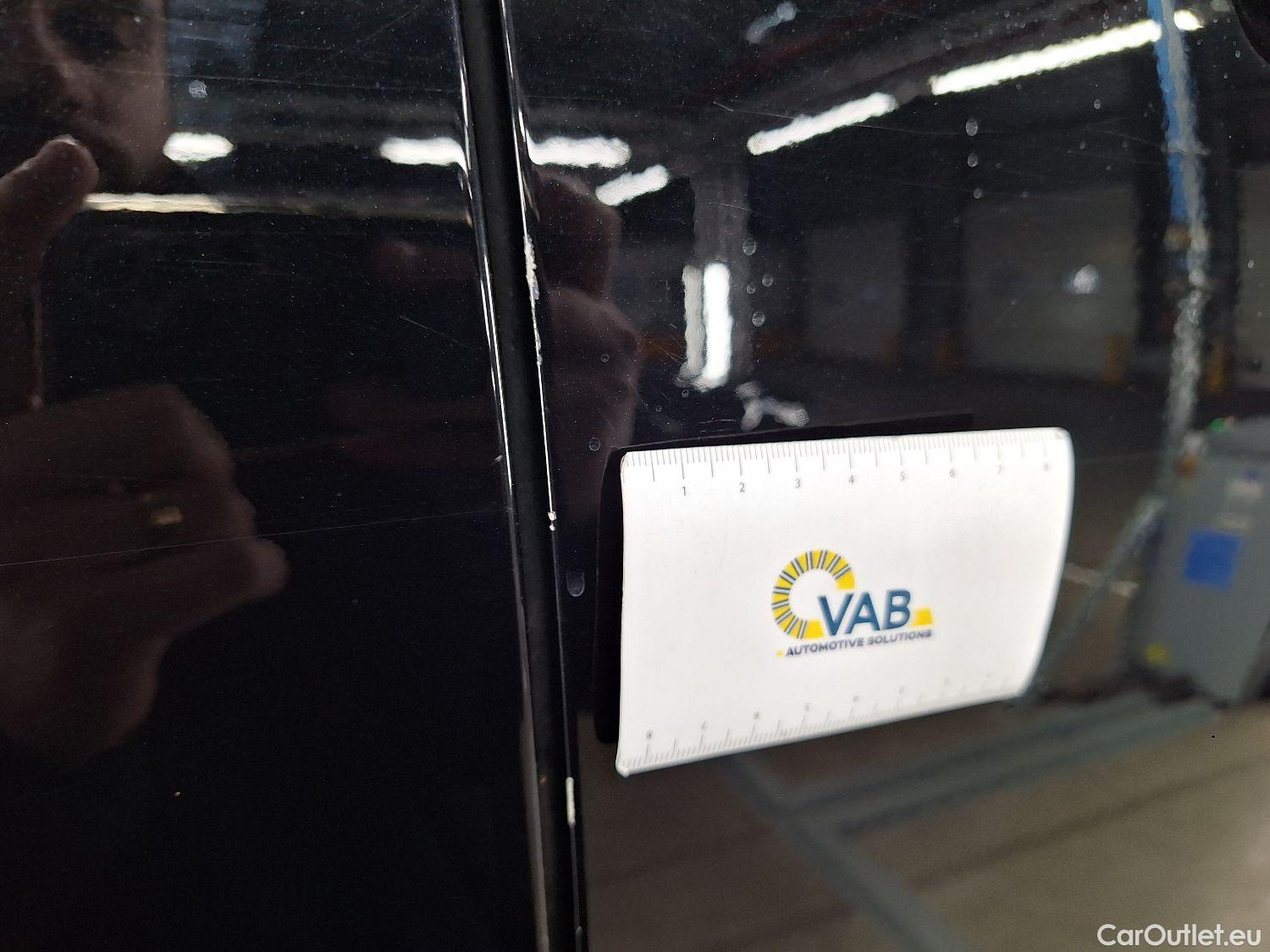  Volvo  XC 40 Volvo, XC40 '17 PHEV, Volvo XC40 T4 Recharge Geartronic R-Design 5d #11