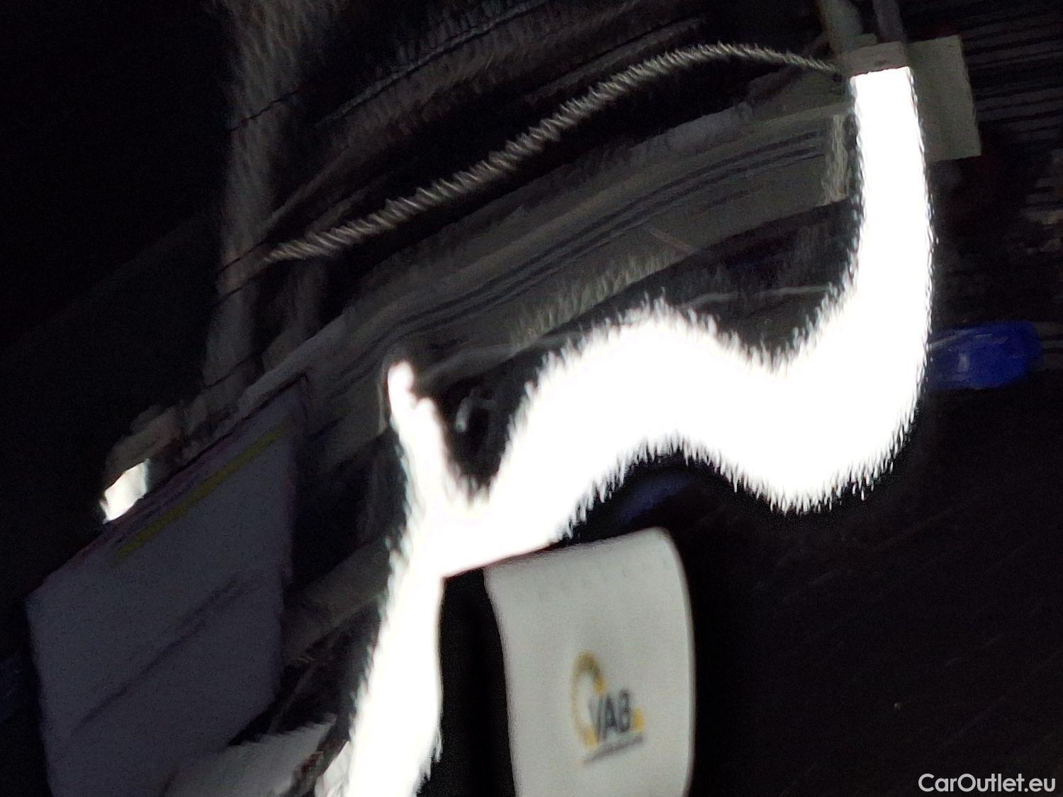  Volvo  XC 40 Volvo, XC40 '17 PHEV, Volvo XC40 T4 Recharge Geartronic R-Design 5d #15