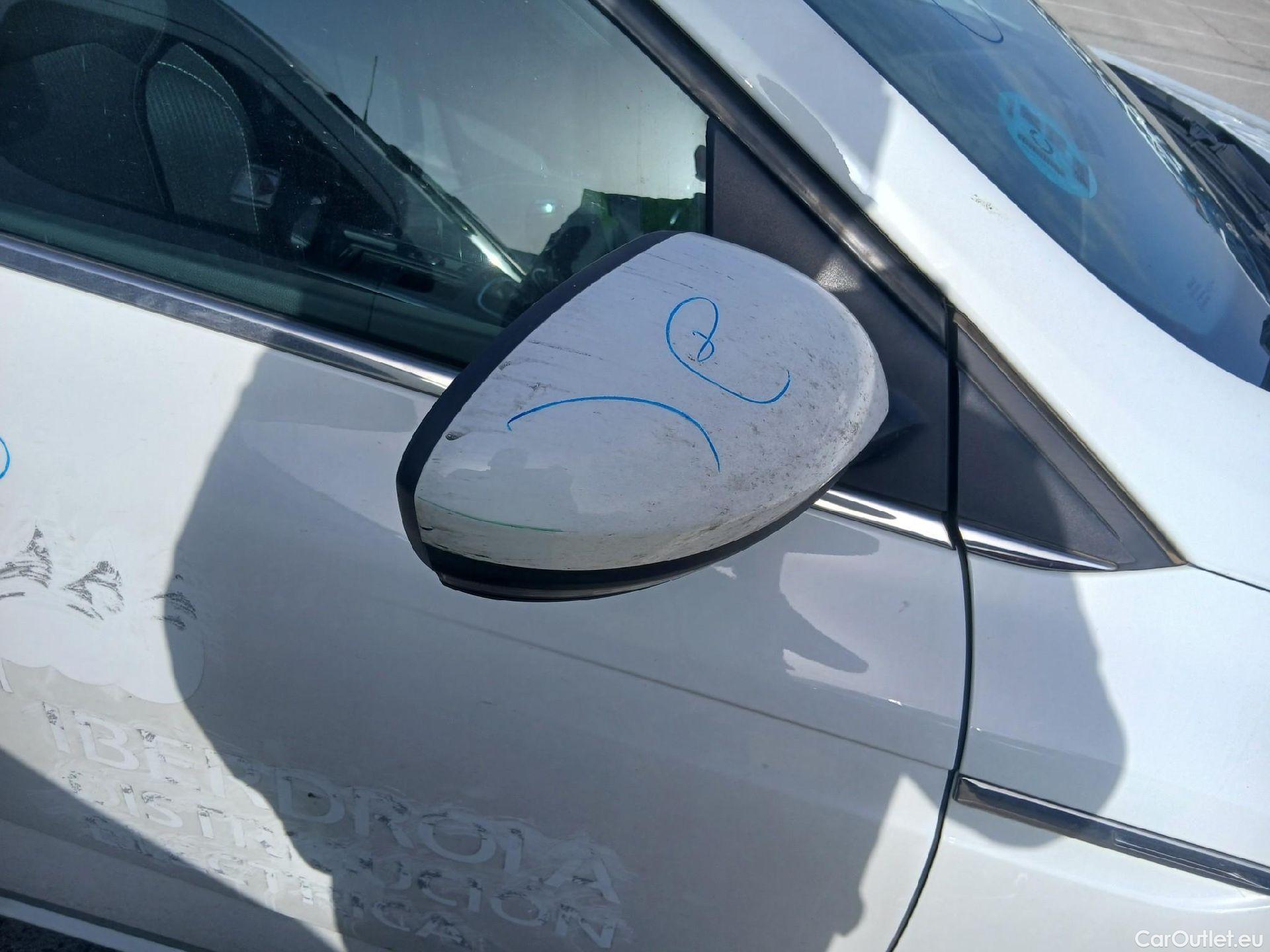  Renault  Megane RENAULT Mégane / 2015 / 5P / familiar Sp. Tourer Zen En. dCi 81kW (110CV) #36