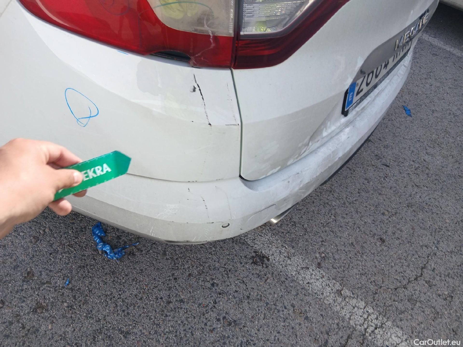  Renault  Megane RENAULT Mégane / 2015 / 5P / familiar Sp. Tourer Zen En. dCi 81kW (110CV) #26