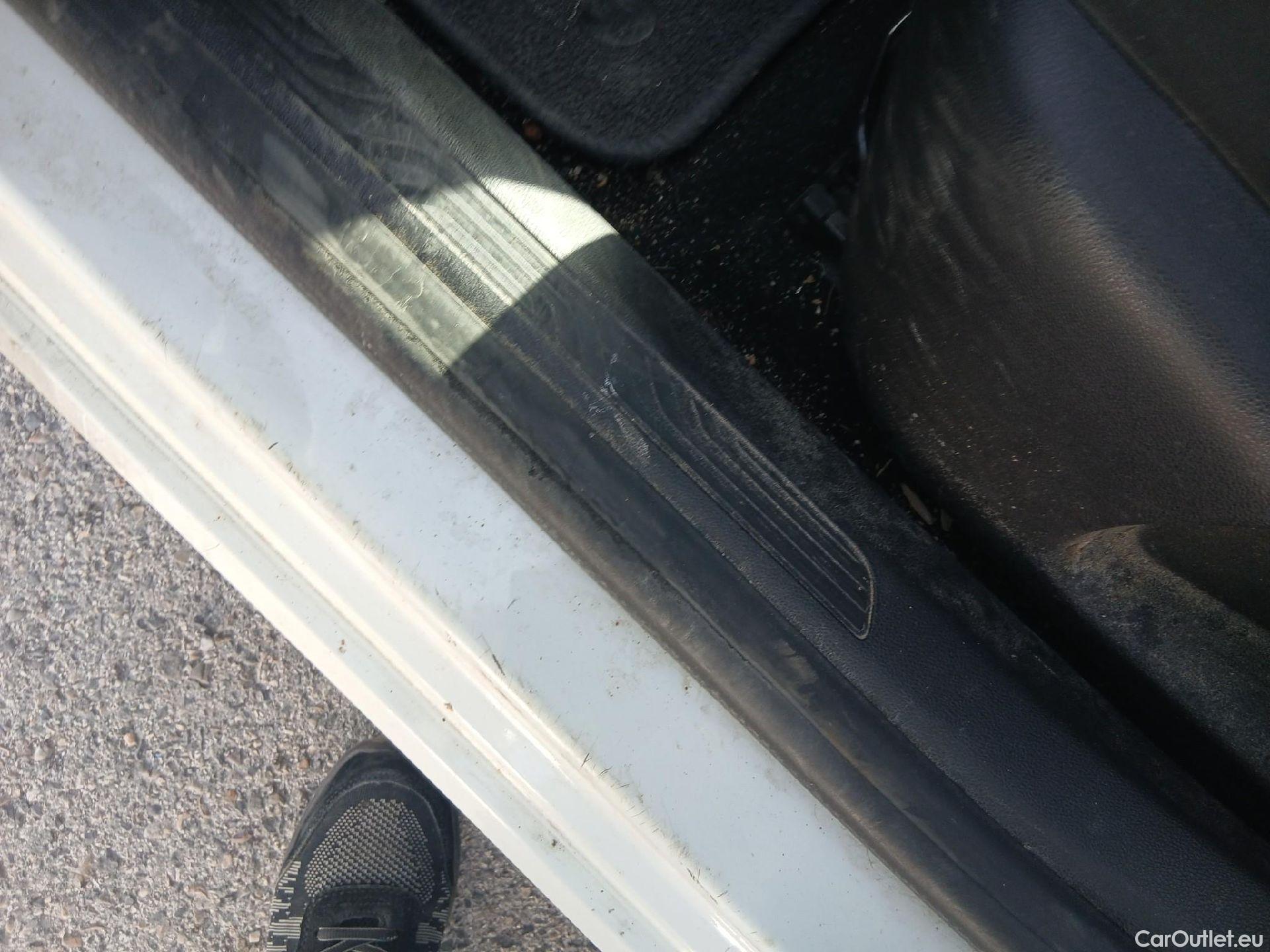  Renault  Megane RENAULT Mégane / 2015 / 5P / familiar Sp. Tourer Zen En. dCi 81kW (110CV) #6