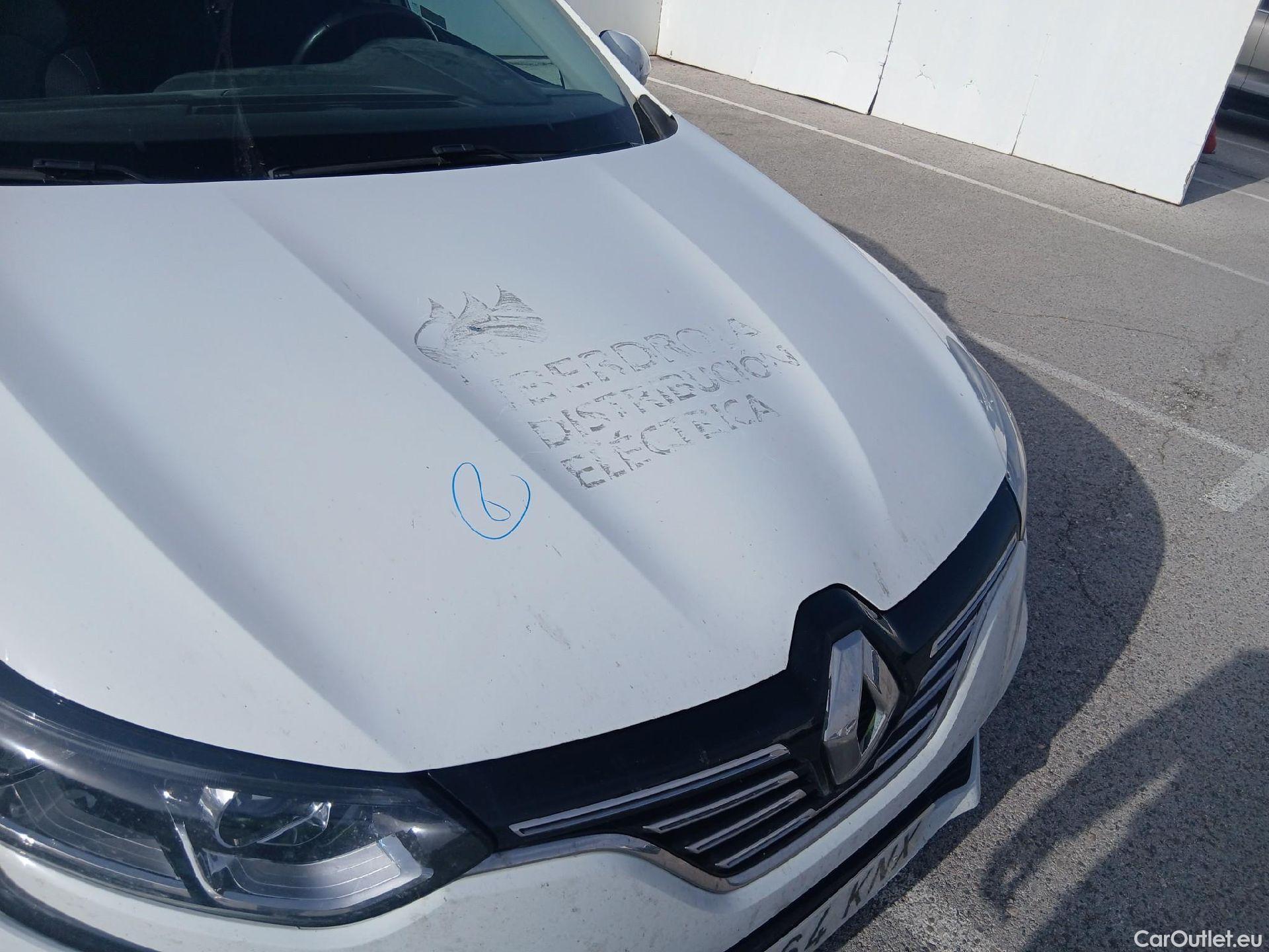  Renault  Megane RENAULT Mégane / 2015 / 5P / familiar Sp. Tourer Zen En. dCi 81kW (110CV) #9