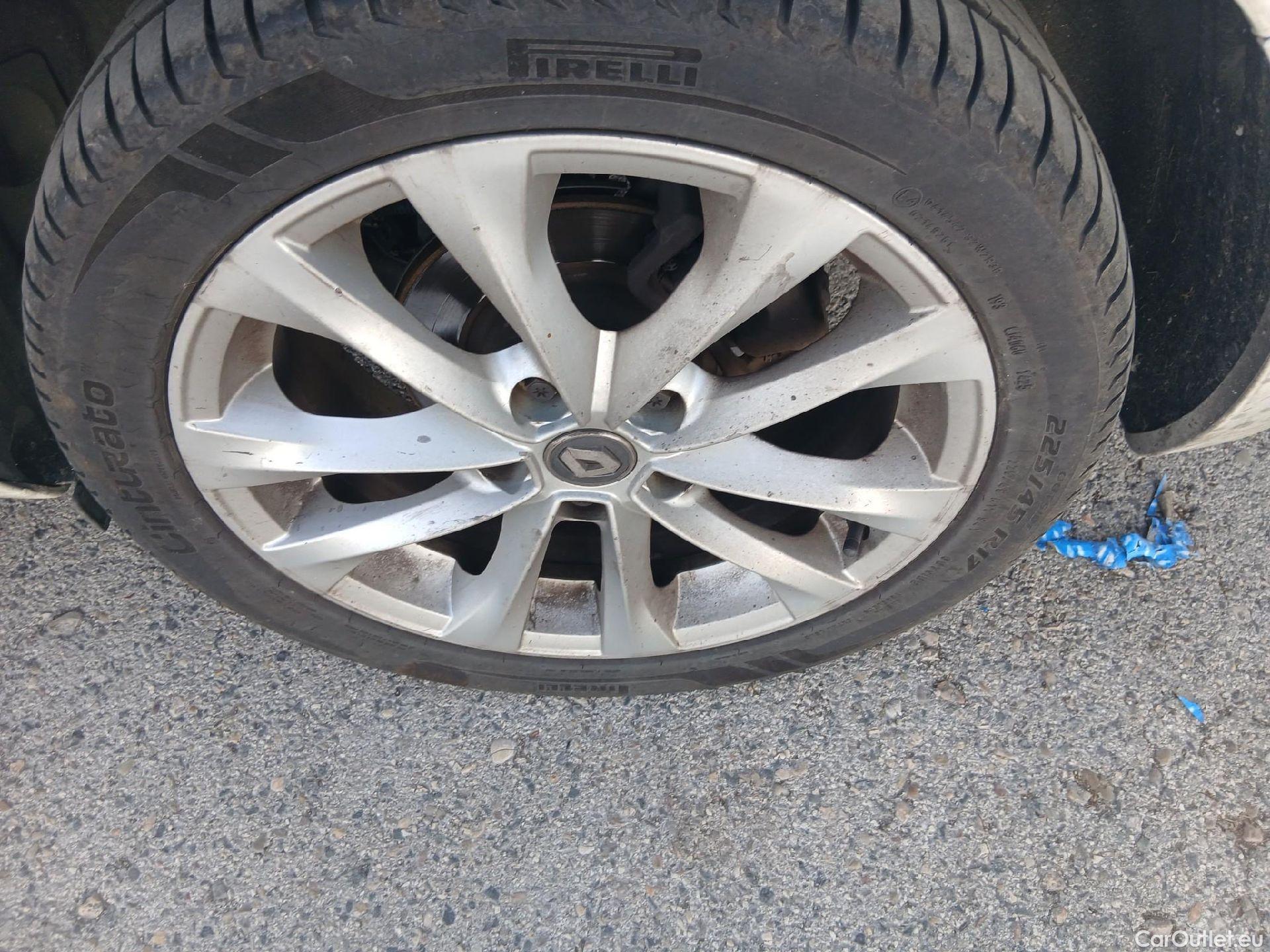  Renault  Megane RENAULT Mégane / 2015 / 5P / familiar Sp. Tourer Zen En. dCi 81kW (110CV) #24