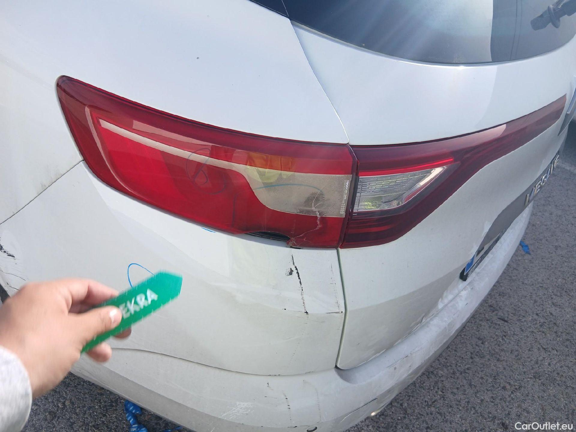  Renault  Megane RENAULT Mégane / 2015 / 5P / familiar Sp. Tourer Zen En. dCi 81kW (110CV) #29