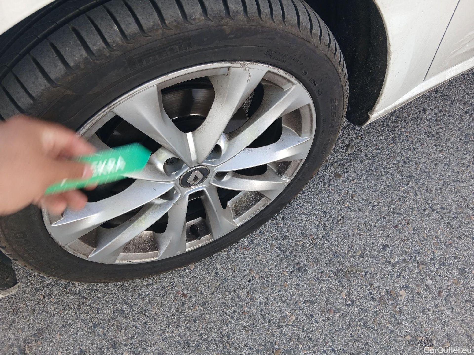  Renault  Megane RENAULT Mégane / 2015 / 5P / familiar Sp. Tourer Zen En. dCi 81kW (110CV) #14