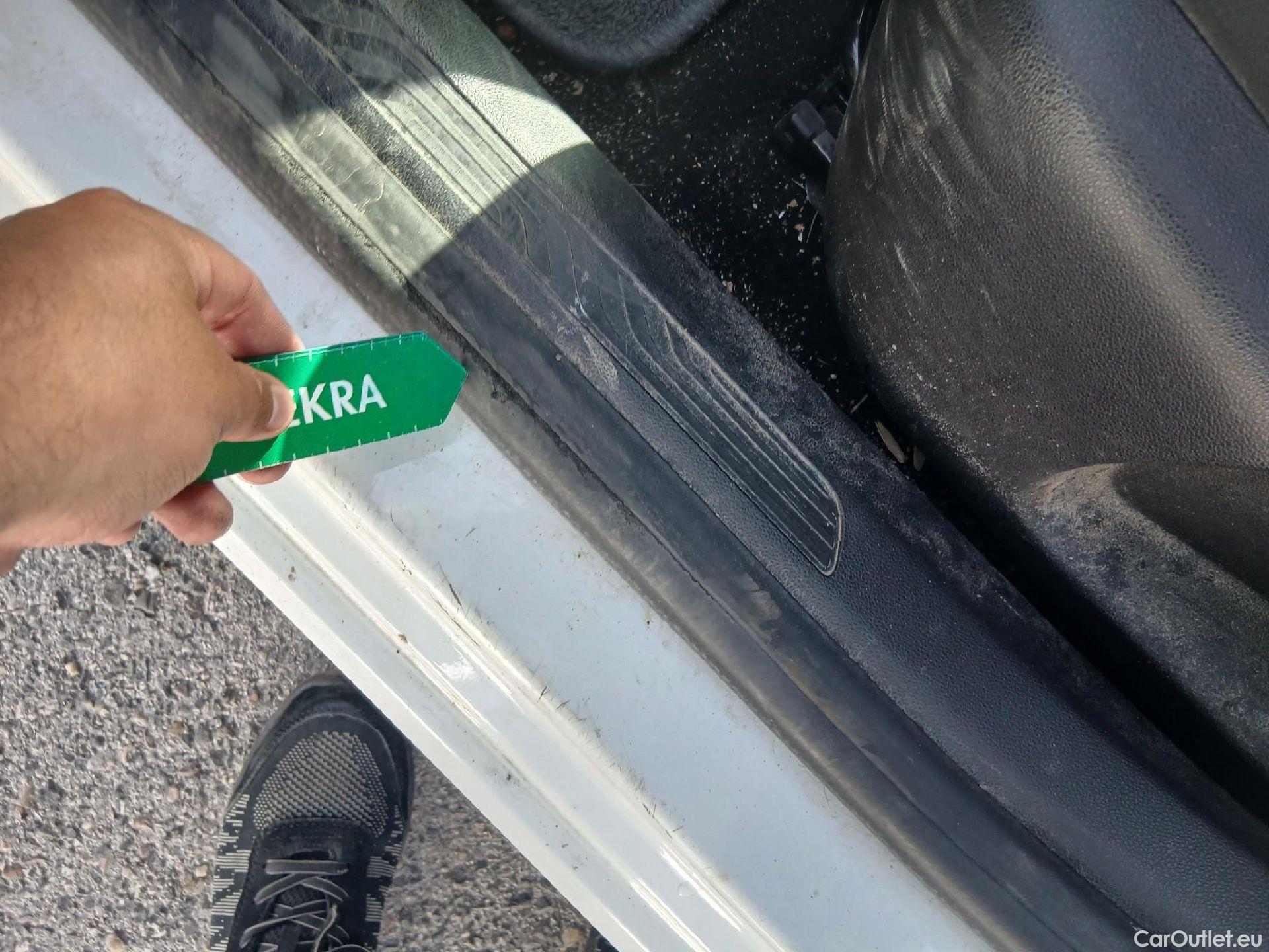  Renault  Megane RENAULT Mégane / 2015 / 5P / familiar Sp. Tourer Zen En. dCi 81kW (110CV) #5